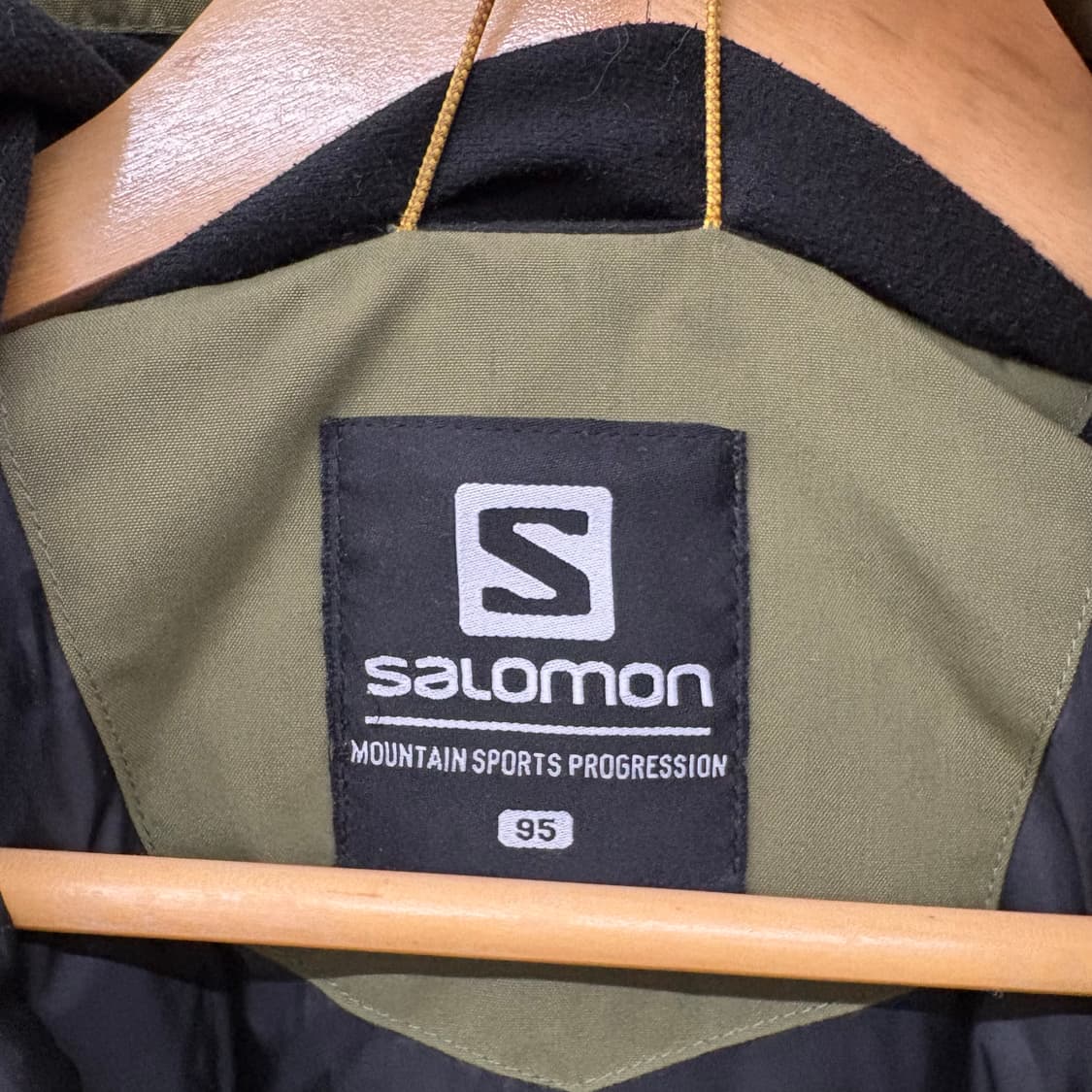 살로몬 패딩 점퍼 카키색 남/M 상품이미지5