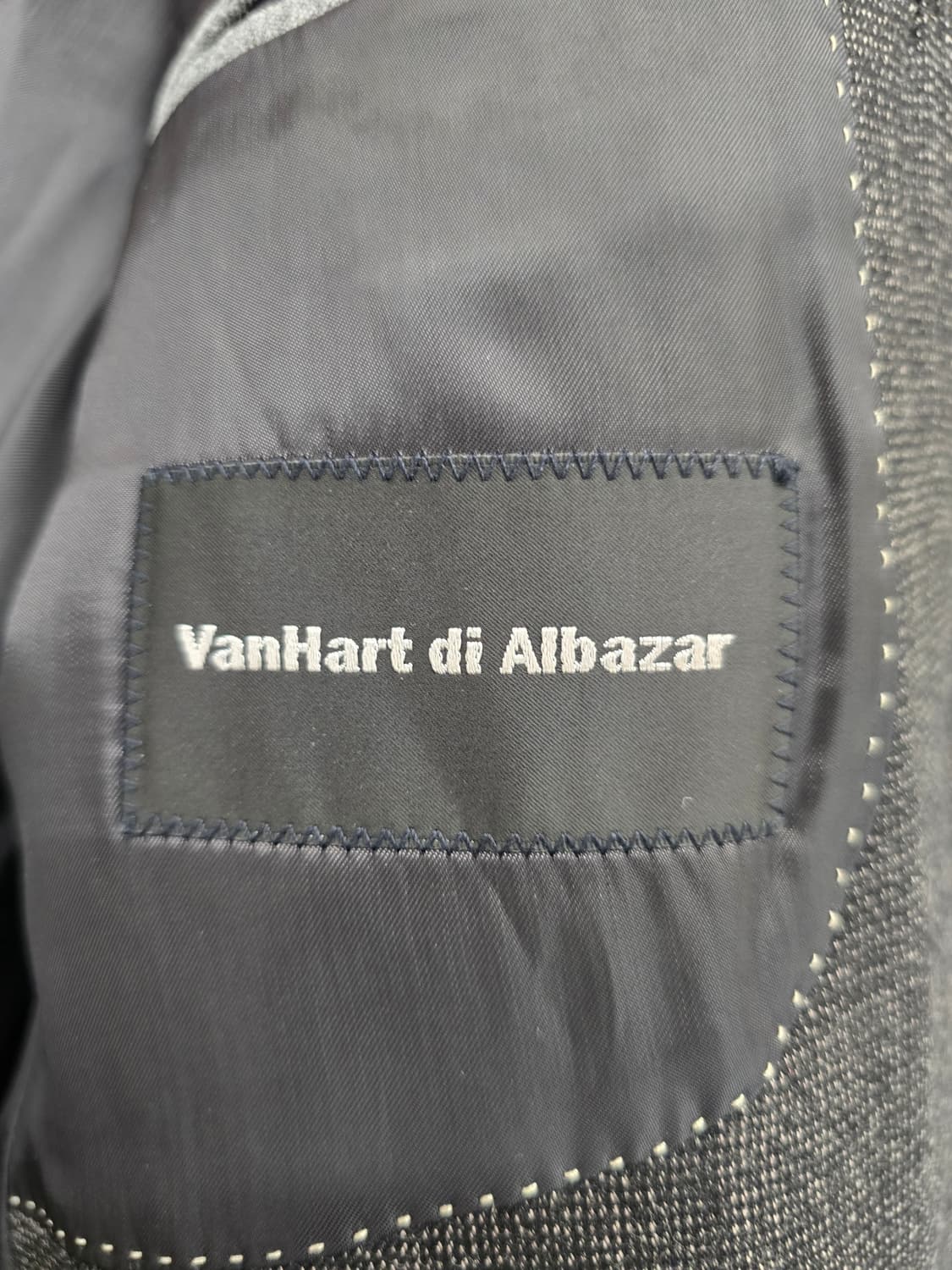 반하트디알바자 남성 모직패딩자켓.
싸이즈90~95 .   48싸이즈 상품이미지6