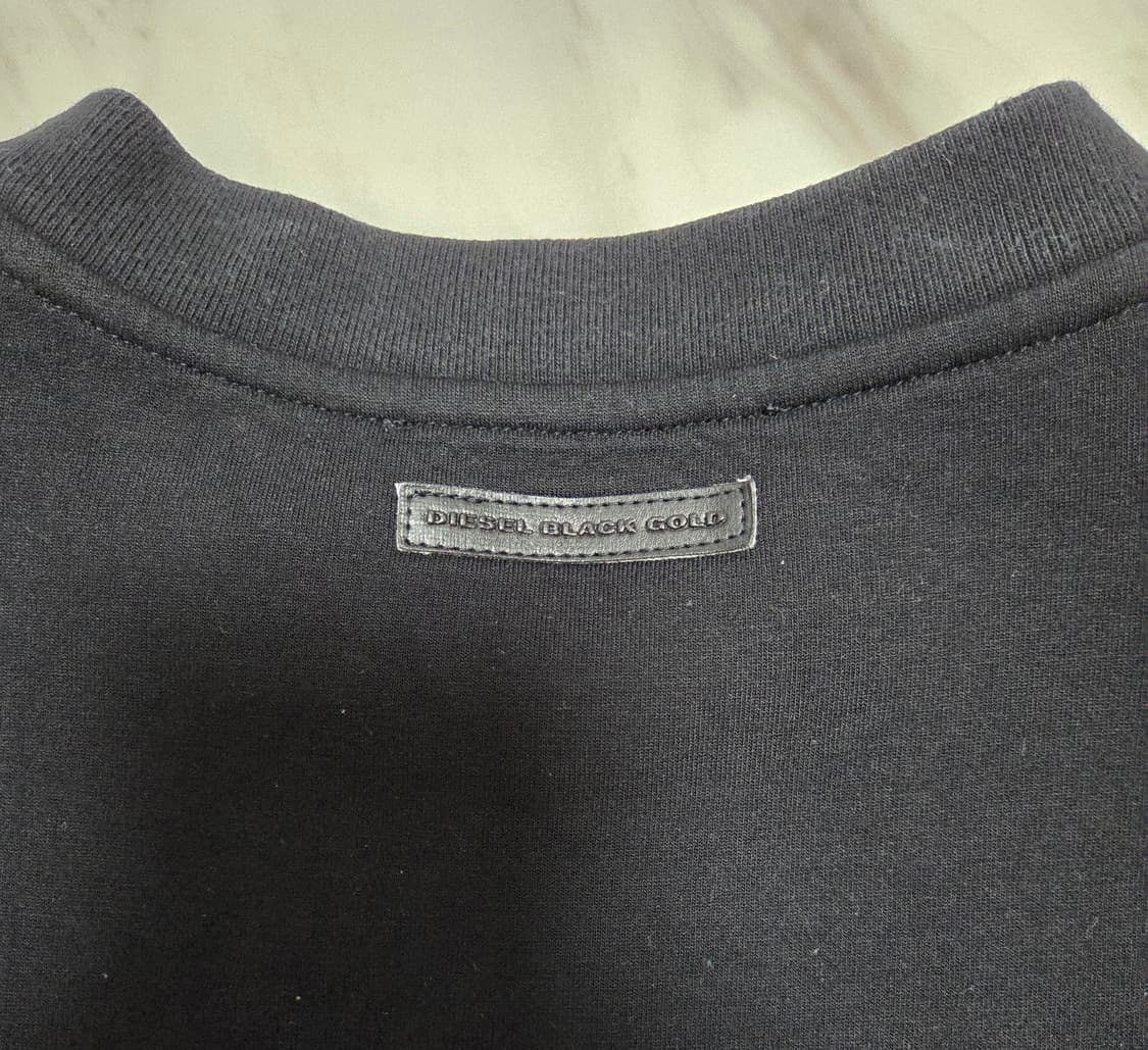 디젤 블랙골드 그래픽 프린트 맨투맨 상품이미지9