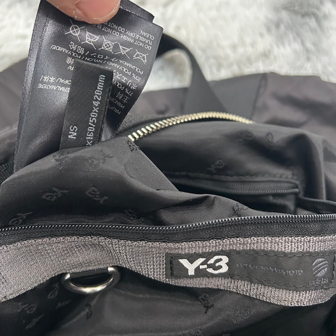 Y-3 요지 야마모토 나일론 파라슈트 크로스백 상품이미지9