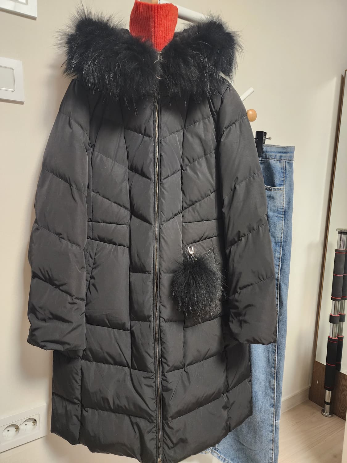 abplus 블랙 후드 라쿤퍼 롱 덕다운 패딩 상품이미지3