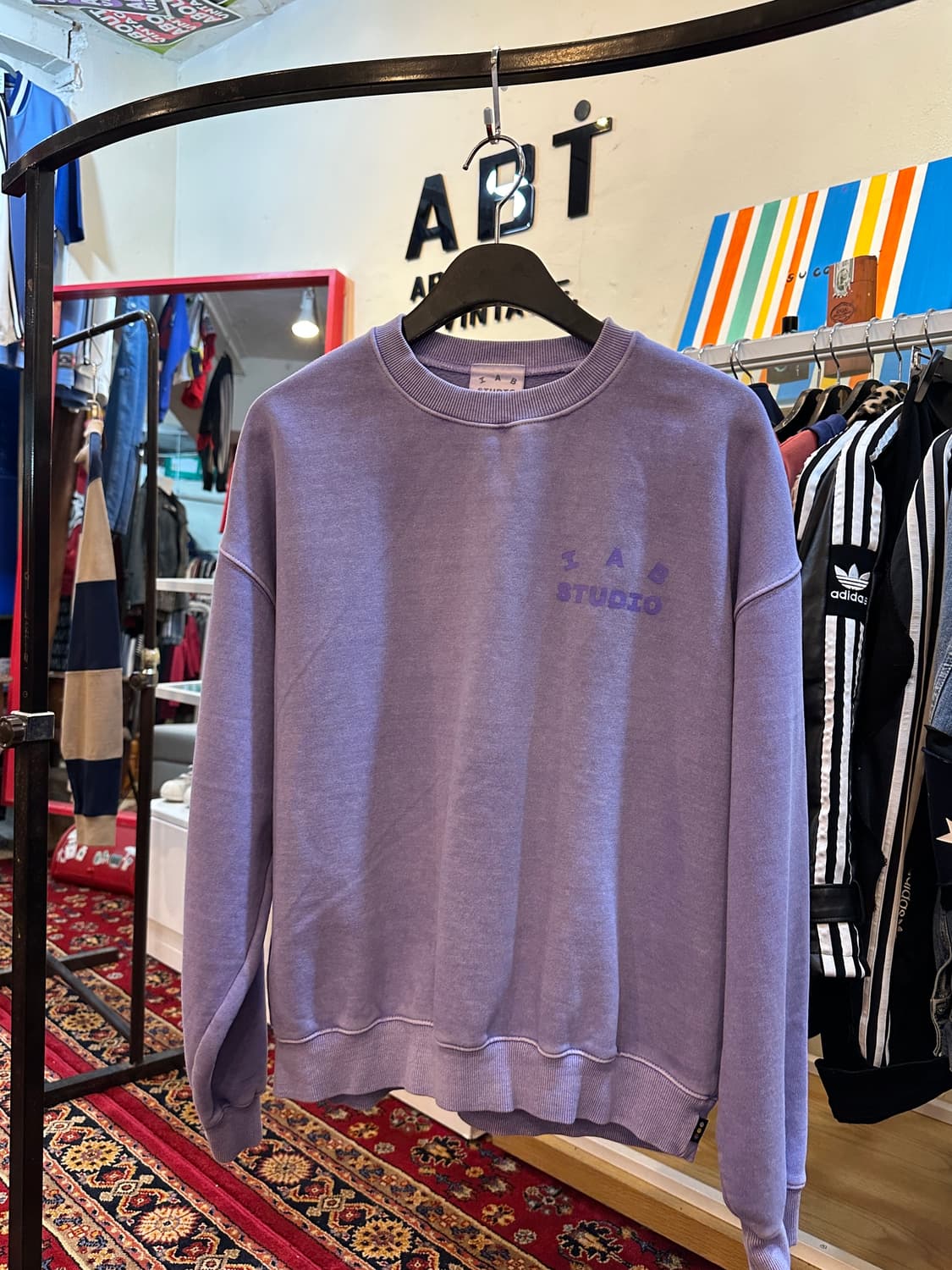 아이앱 스튜디오 피그먼트 스웨트셔츠 라벤더 L 상품이미지1