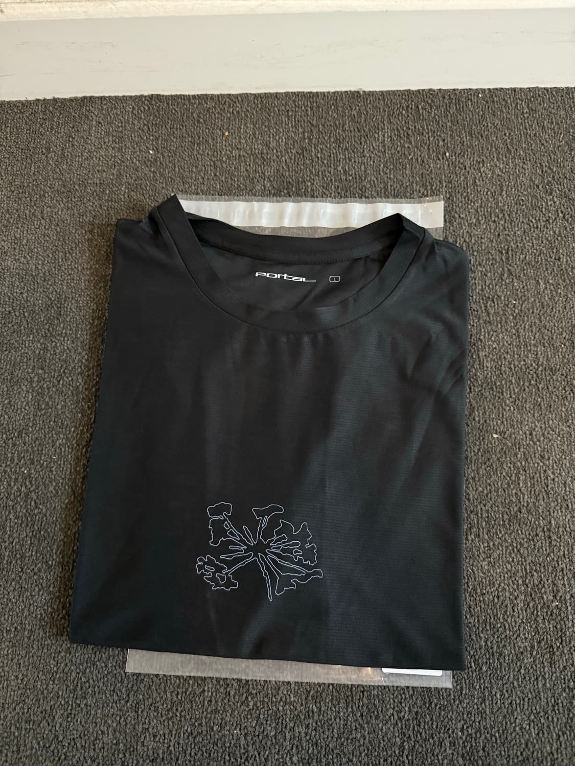 [새상품-L/XL]포탈 PORTAL LATERAL PEAK T 반팔 상품이미지1