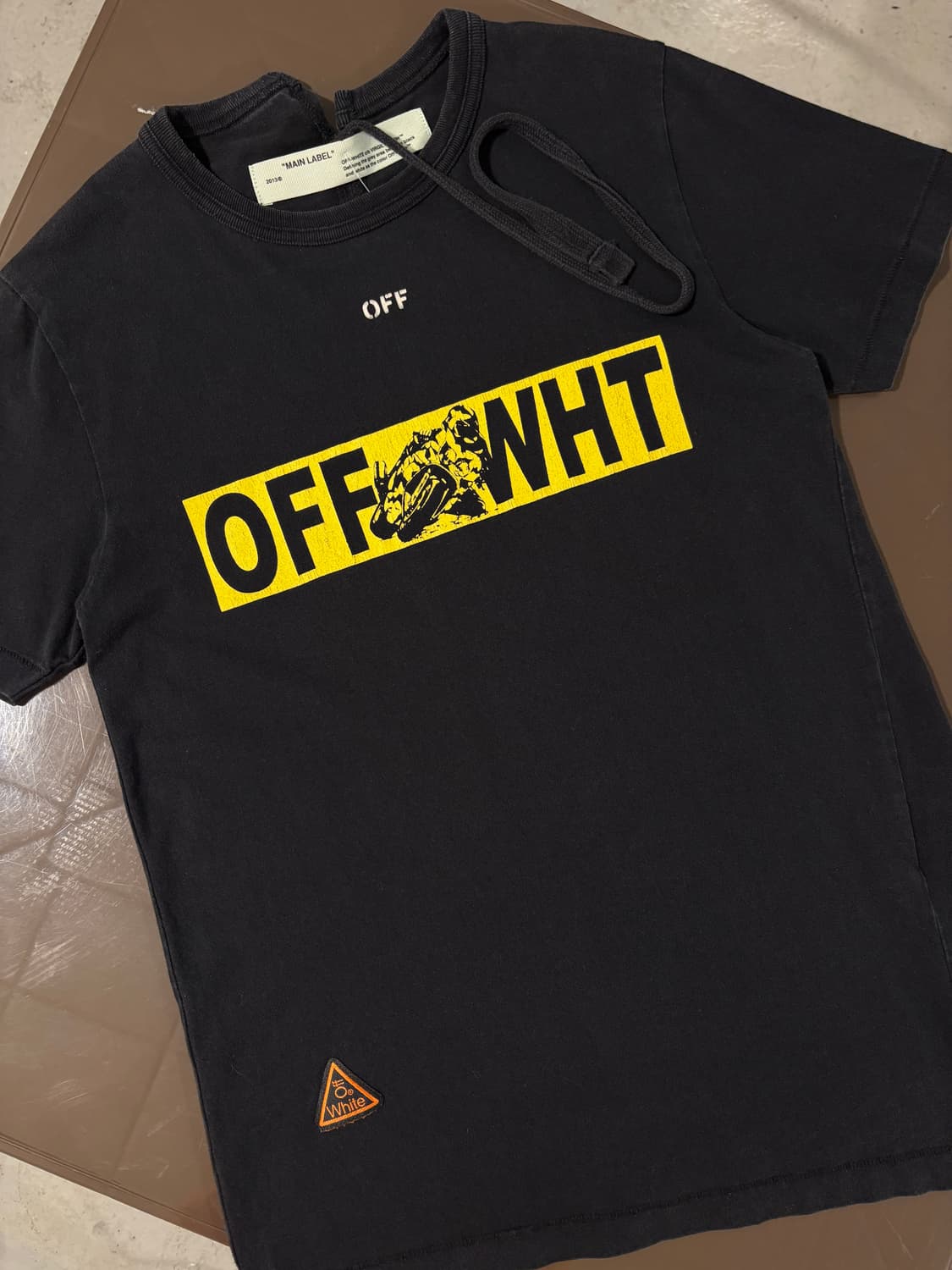 오프화이트 반팔  상품이미지4