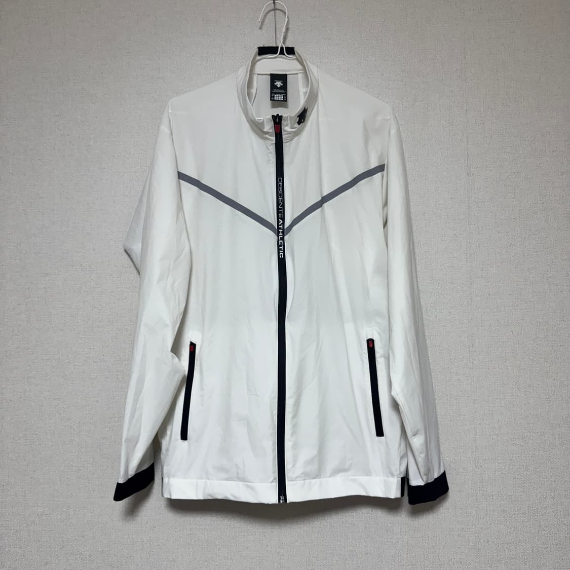 데상트 바람막이 2XL 팝니다! 상품이미지1