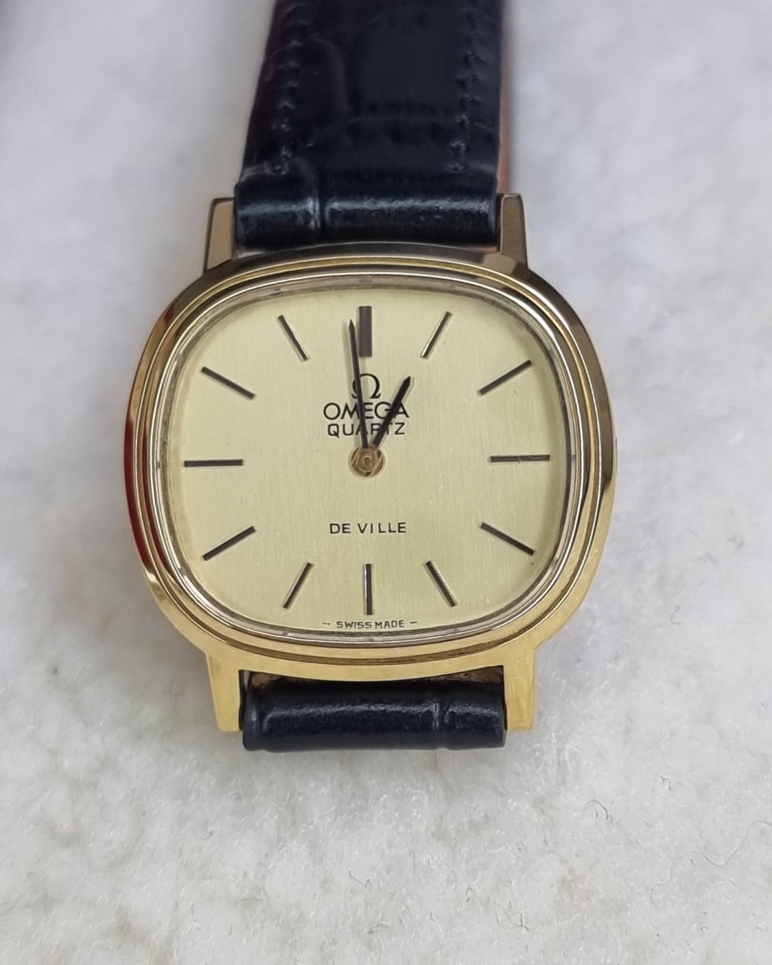 오메가 드빌 샴페인 골드 다이얼 쿼츠 여성시계 상품이미지1