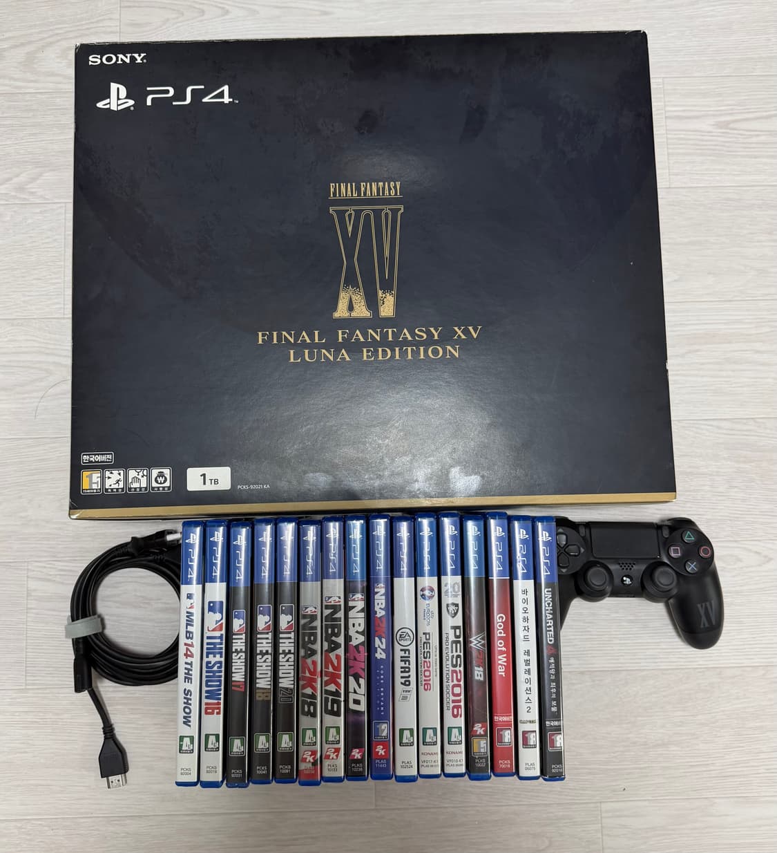 PS4 플레이스테이션4 파이널판타지15 루나 에디션+타이틀 16개 팝니다 상품이미지1