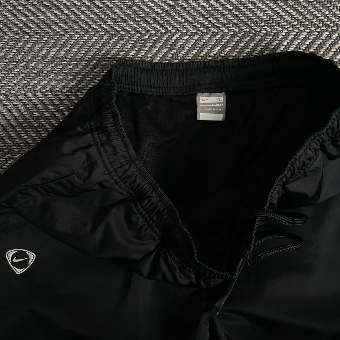 나이키 스우시로고 블랙 와이드 우븐 트랙팬츠 y 2923 상품이미지4