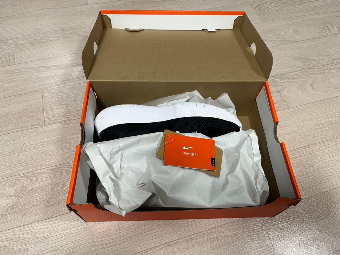 나이키 / 프리런 2025 블랙 화이트 / 265 상품이미지3