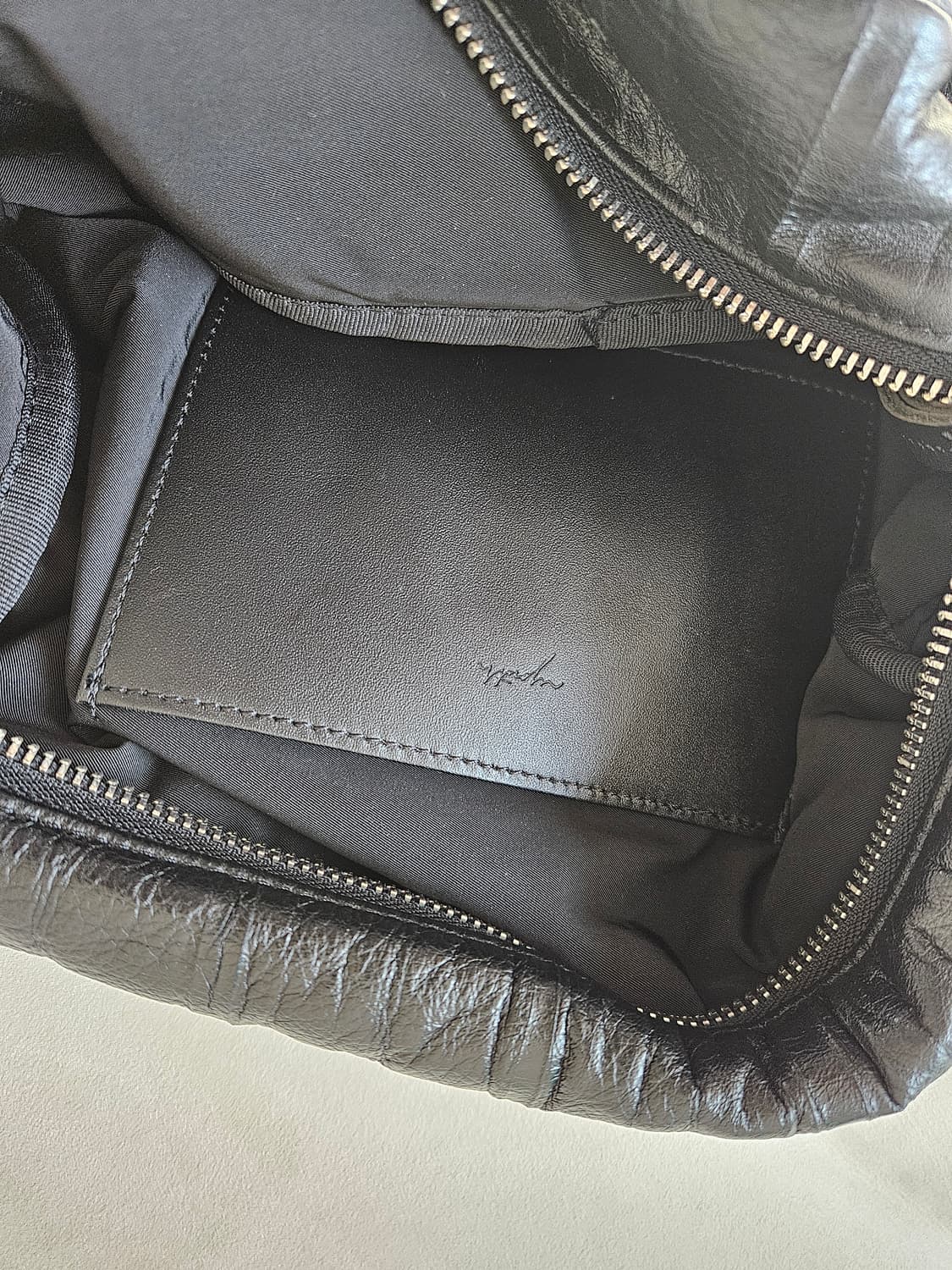 유스 크리즈백 팝니다 상품이미지3