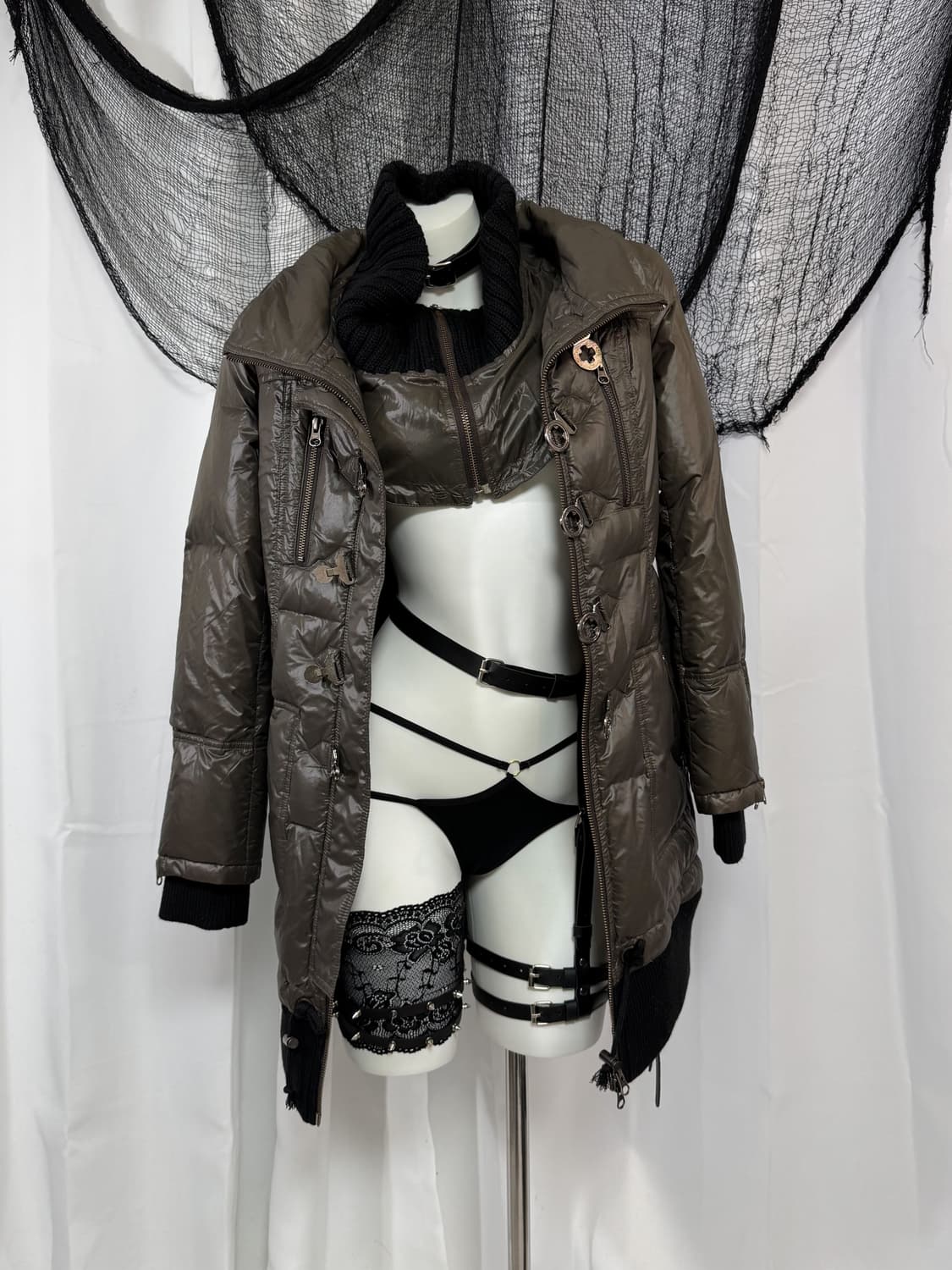 khaki buckle padding  상품이미지2