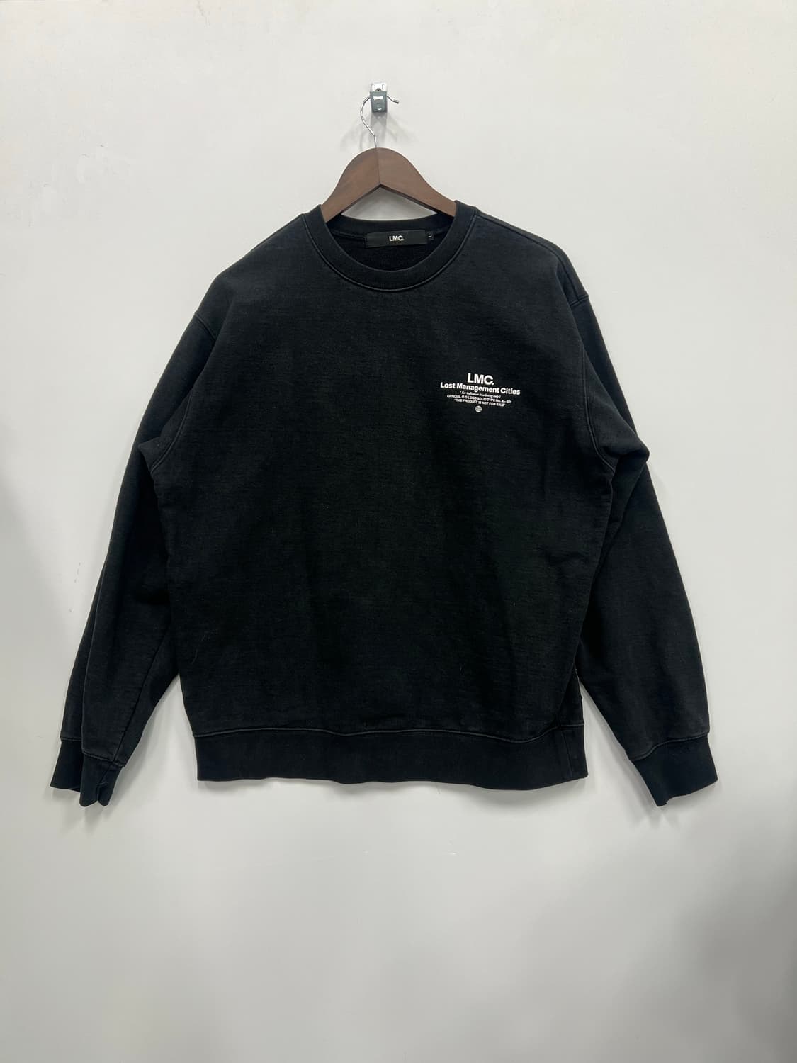 LMC. 블랙 맨투맨  상품이미지1