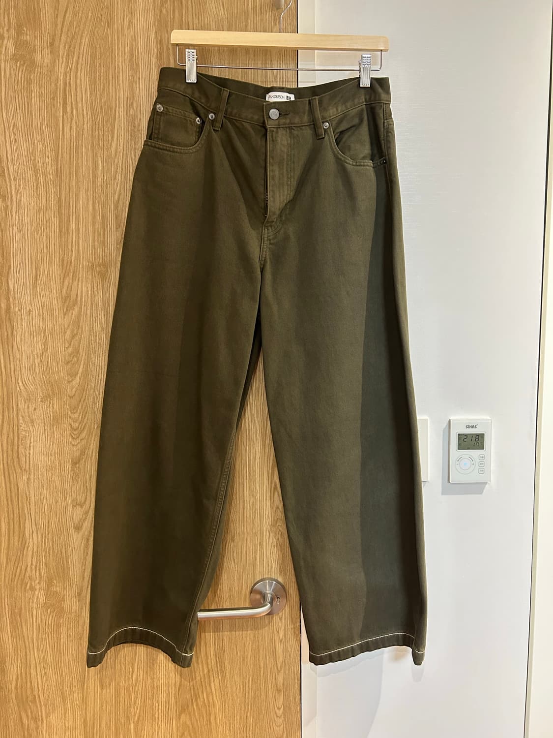 유니클로 jw앤더슨 와이드핏 진 31 상품이미지1