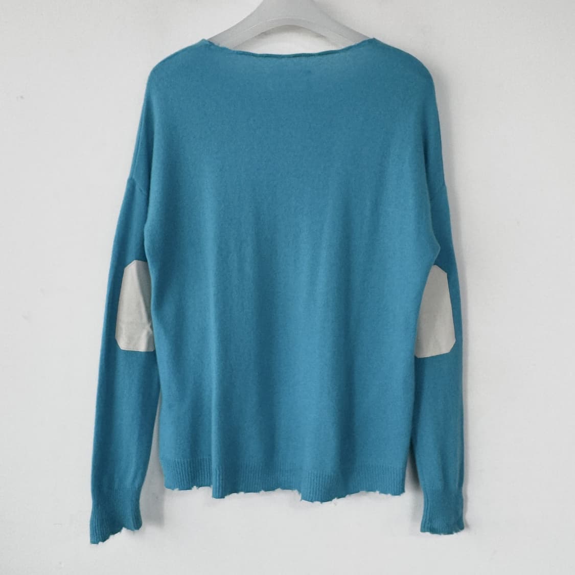 쟈딕앤볼테르 엘보 포인트 캐시미어 니트 상품이미지4