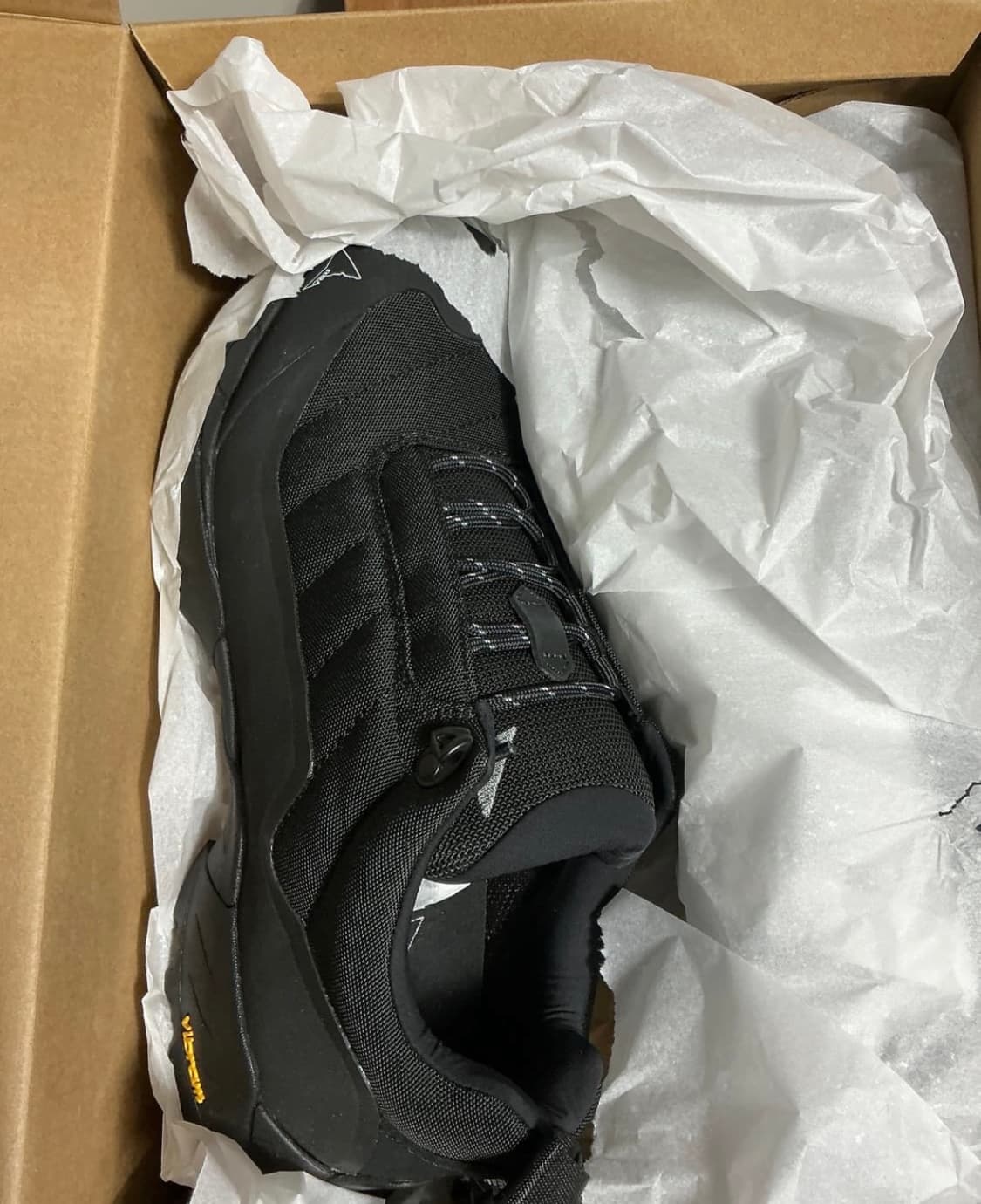 로아 하이킹 카타리나 블랙 새제품 상품이미지1