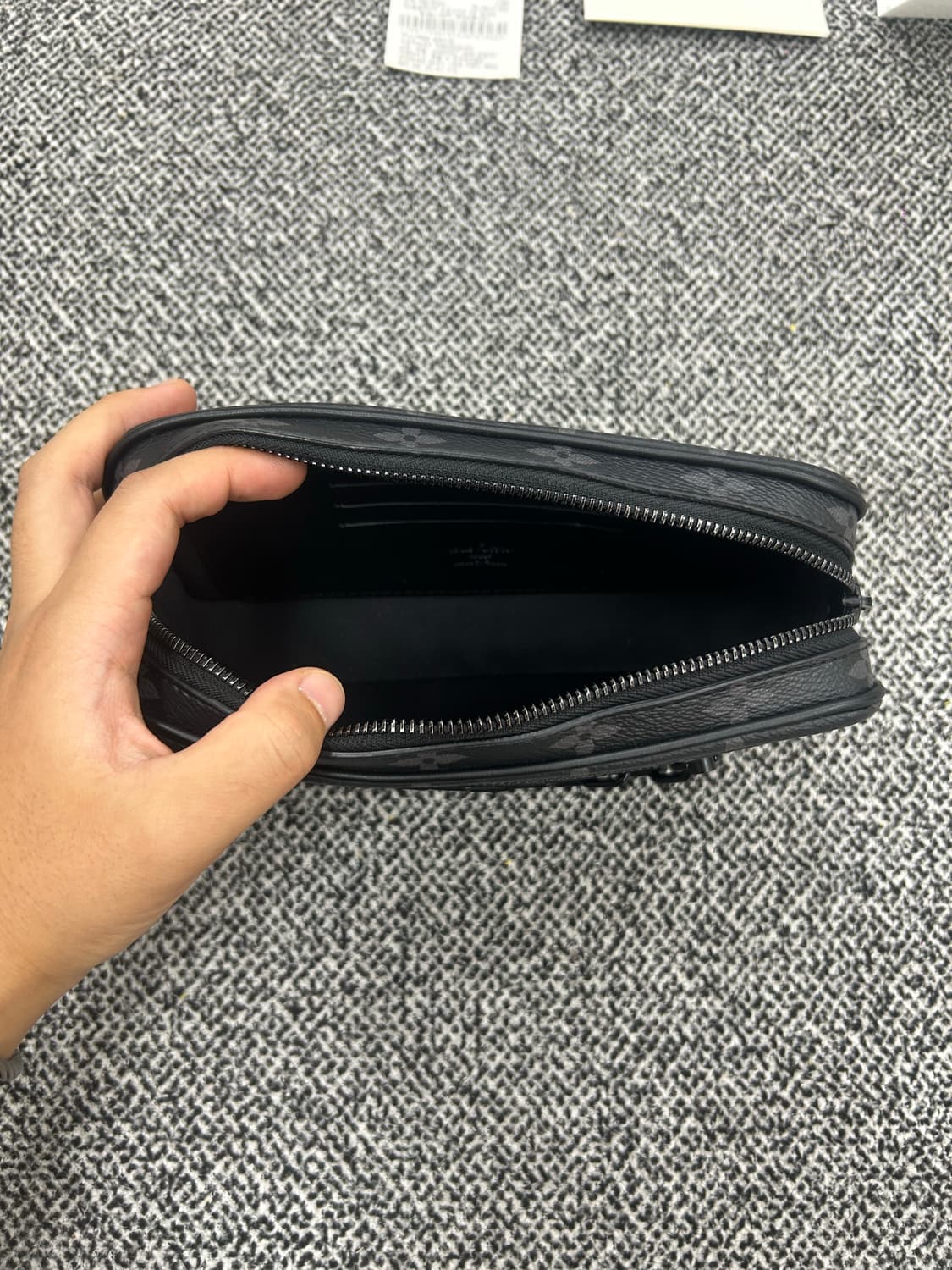 루이비통 이클립스 볼가 클러치 상품이미지7