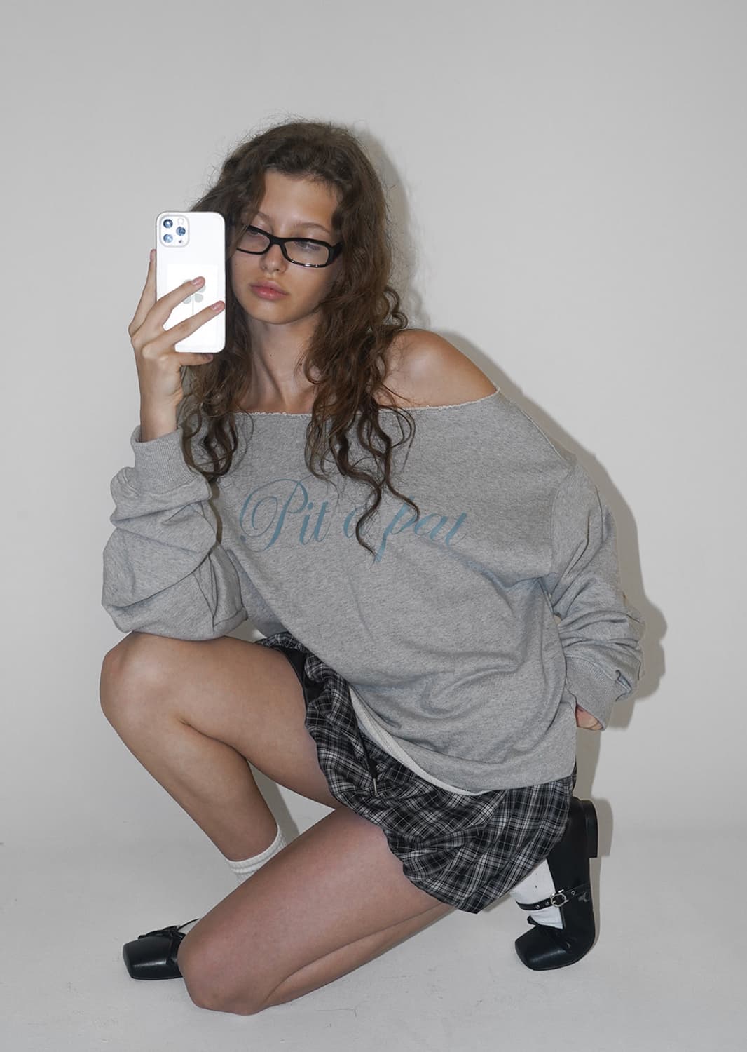 (새상품) 블랙업 키피니 보트넥 프린팅 긴팔티 오프숄더 원숄더 상품이미지1