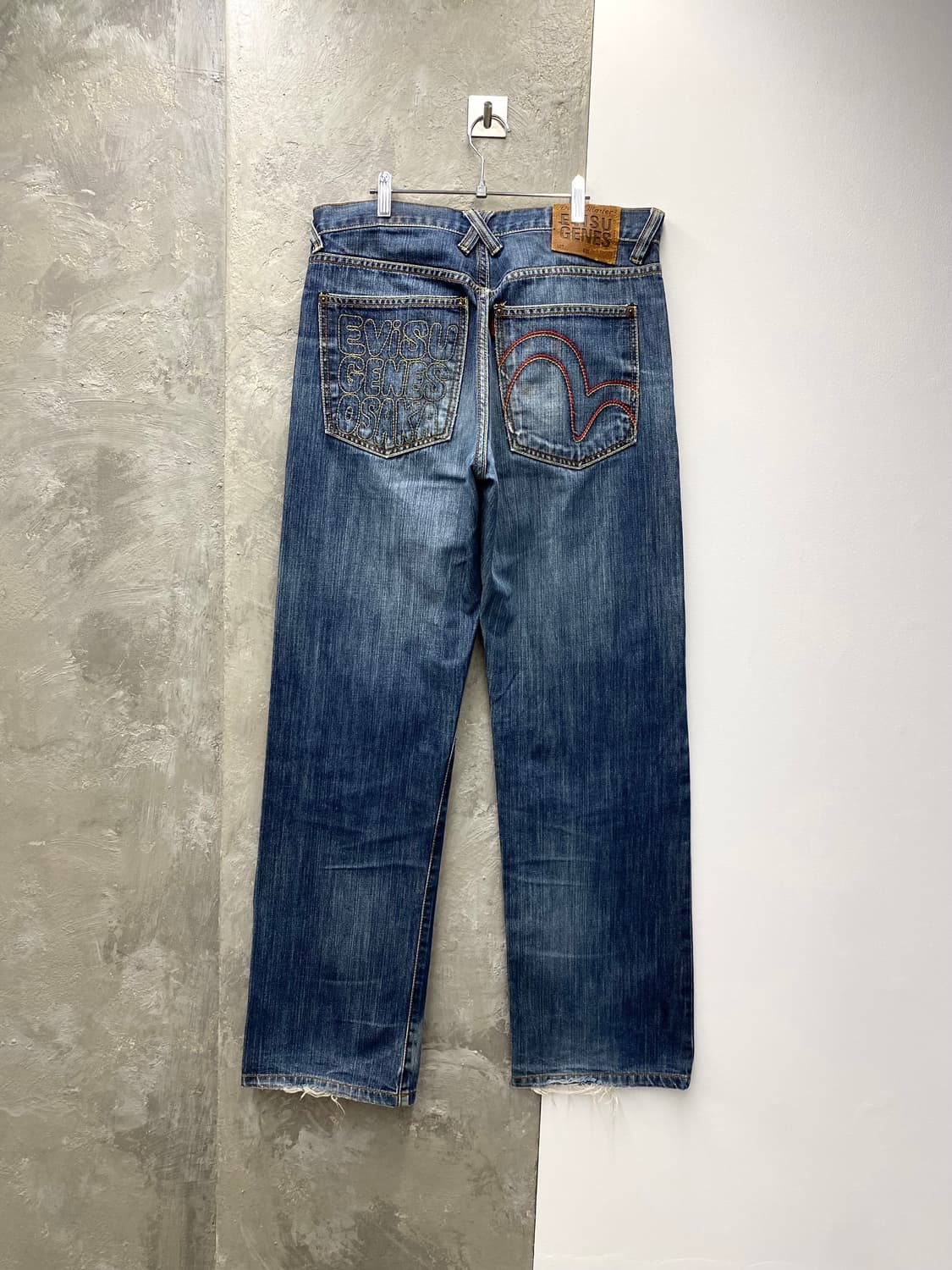 [32] EVISU 에비수 루즈 스트레이트 핏 데님팬츠 상품이미지1