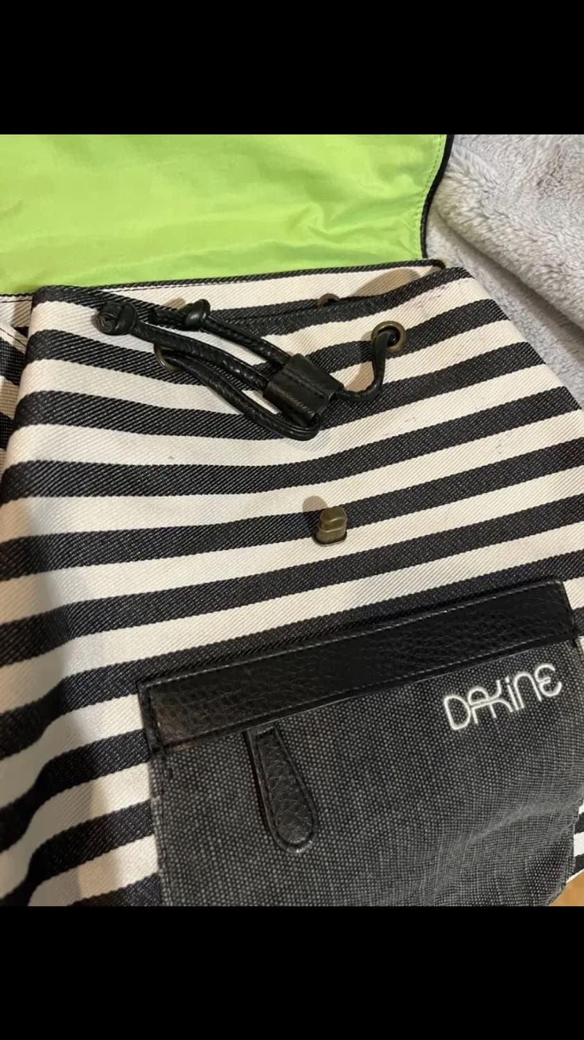 Dakine 스트라이프 드로우스트링 백팩 블랙 상품이미지4