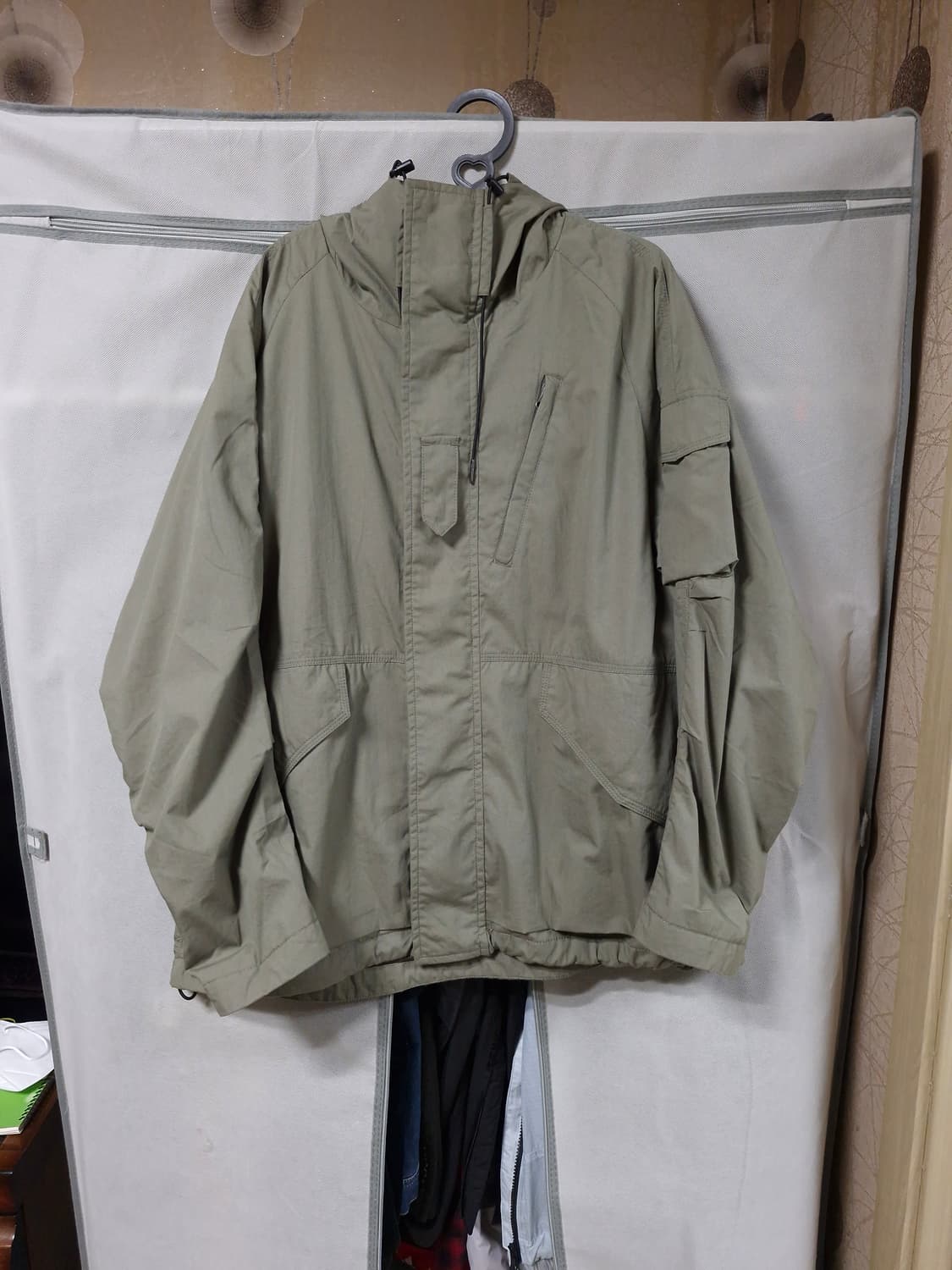 무신사 스탠다드 시티레저 후디드 쉘 파카 라이트 카키 상품이미지1