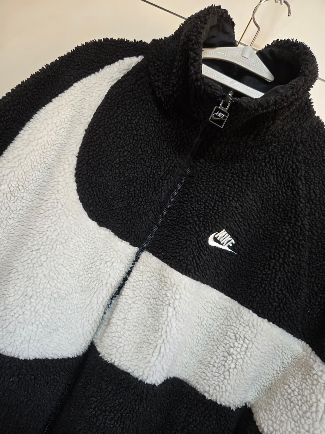 나이키 블랙 화이트 빅스우시 리버시블 뽀글이 집업 상품이미지3