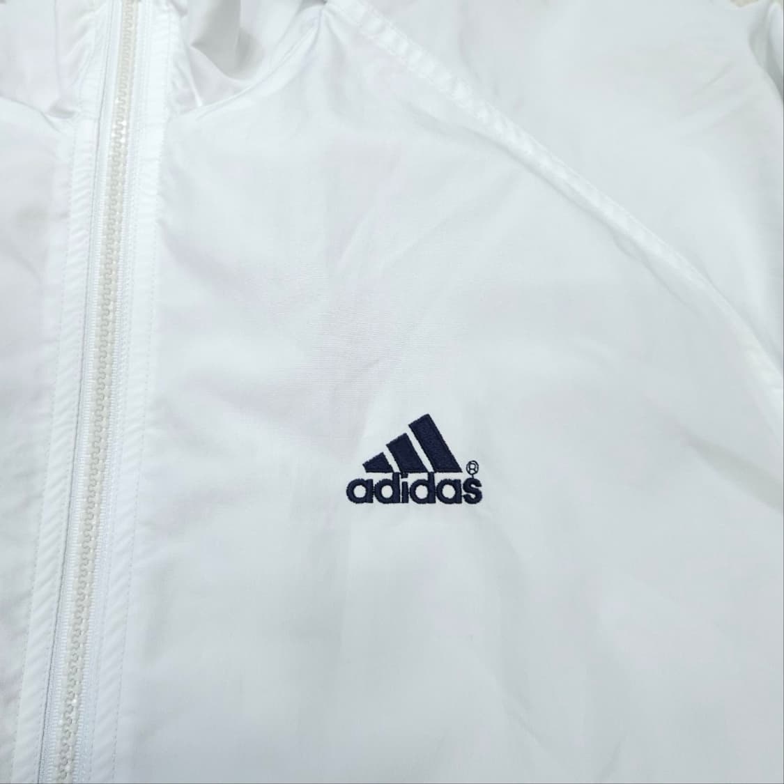 아디다스 화이트 빅로고 바람막이 105 상품이미지5