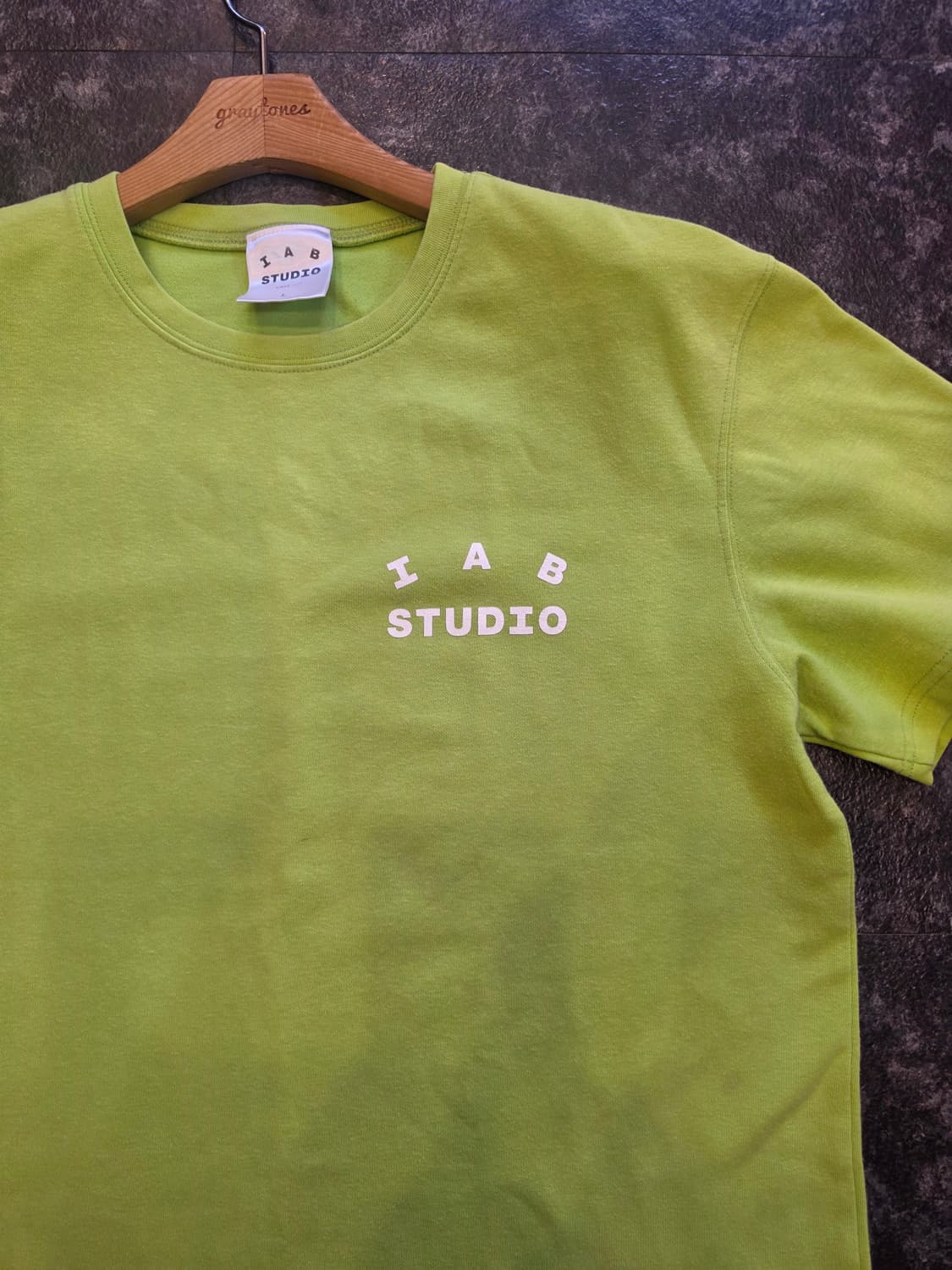 #IAB STUDIO 라임색 반팔 티셔츠 - L 상품이미지2