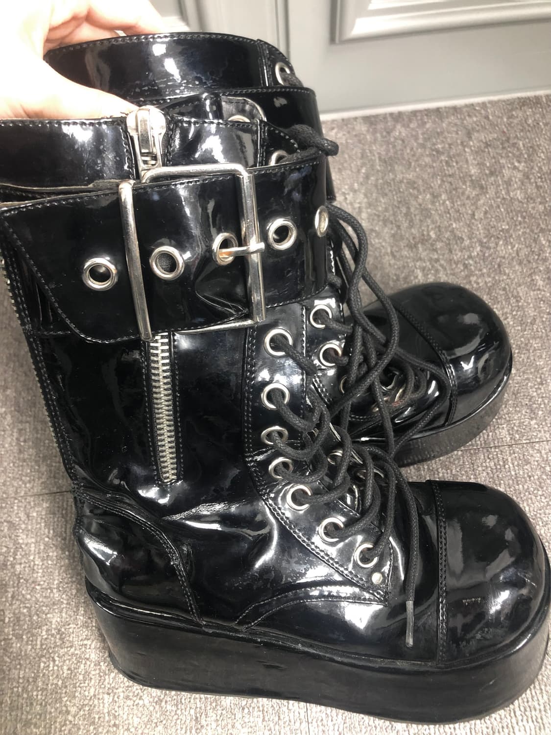 [245-250] 데모니아 perol 150 버클 에나멜 통굽 부츠 상품이미지3