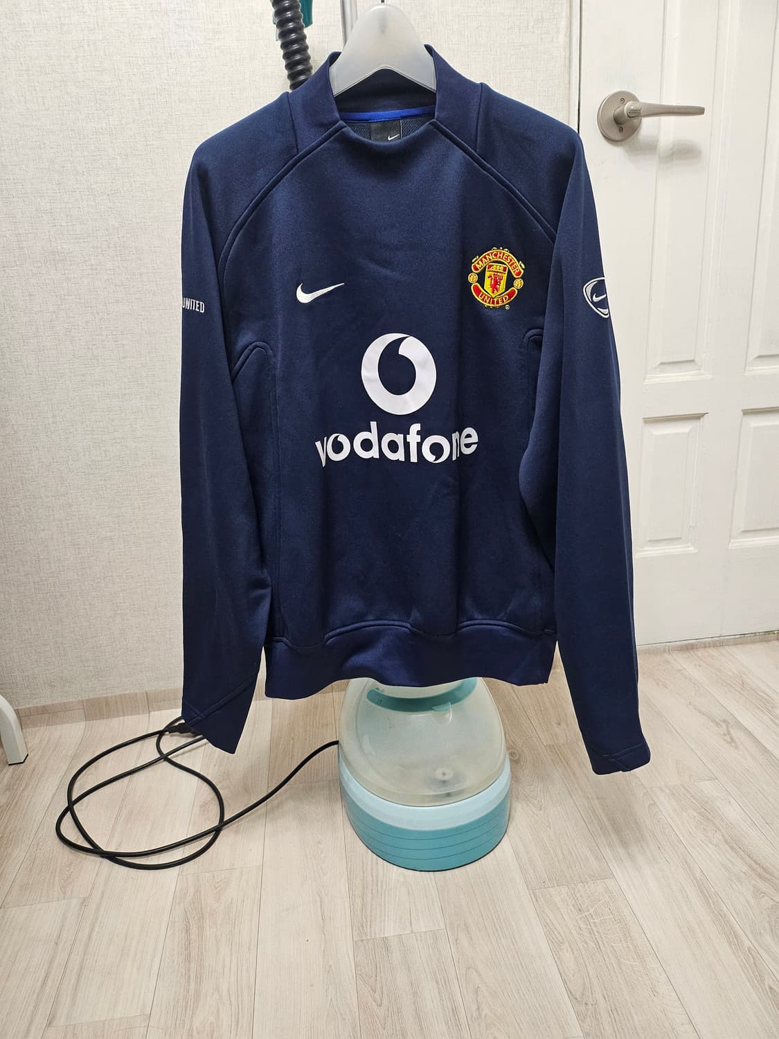 (95~100)M ☆우주매물☆ 나이키 맨유 보다폰 [네이비] 써멀탑 상품이미지1