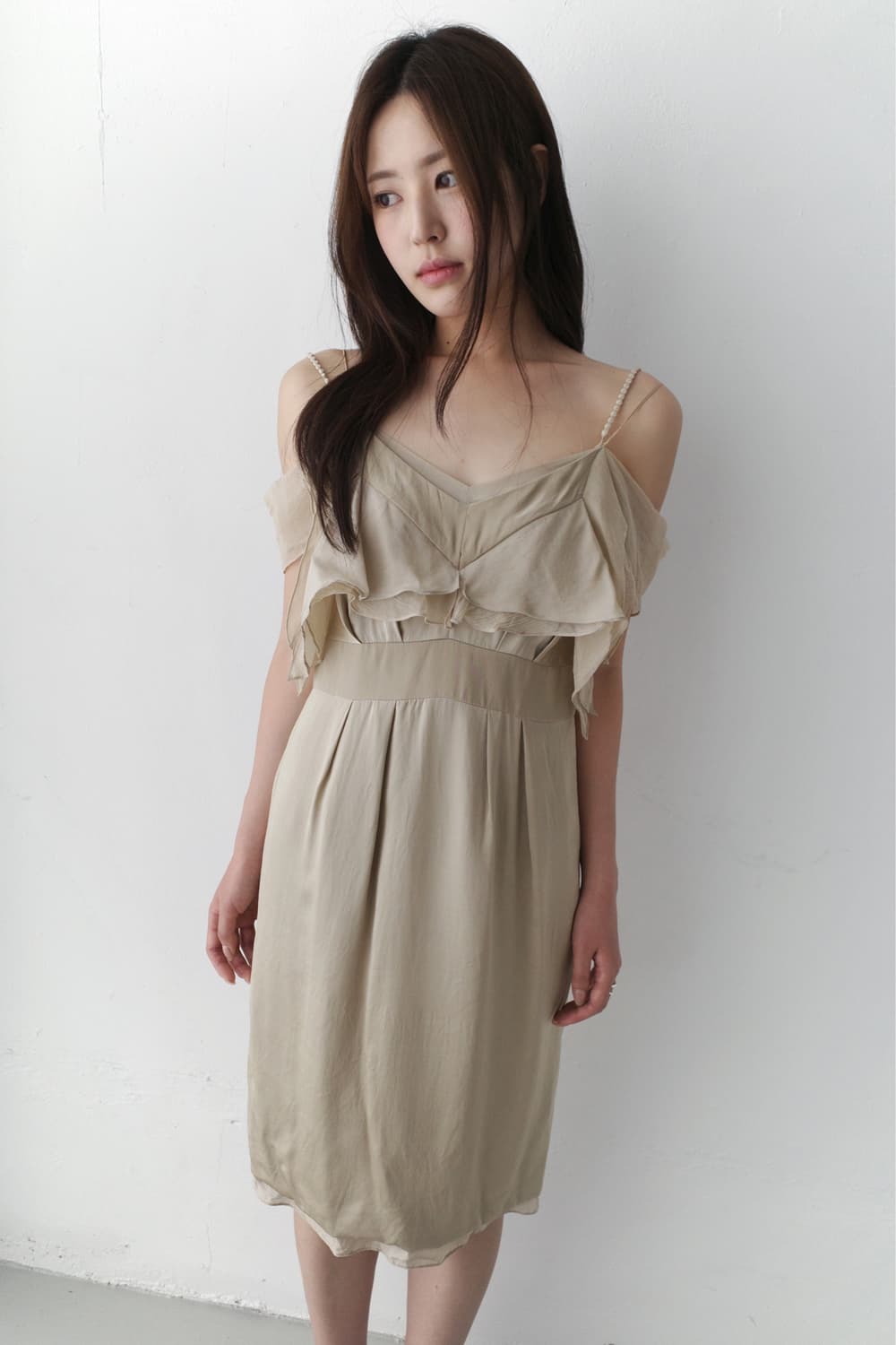 sha half off-shoulder dress 상품이미지5