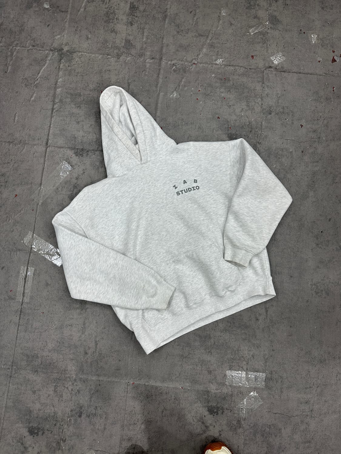 아이앱 10주년 후드티 상품이미지1