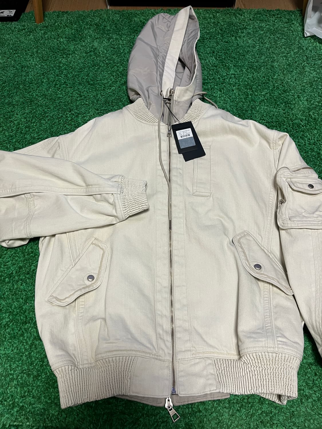 송지오옴므 시그니처 크림진 후드 MA-1 점퍼 상품이미지5