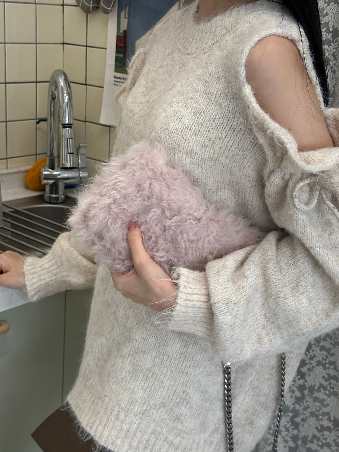 [A+ 정품] 미우미우 양털 퍼 크리스탈 체인 크로스백 상품이미지7