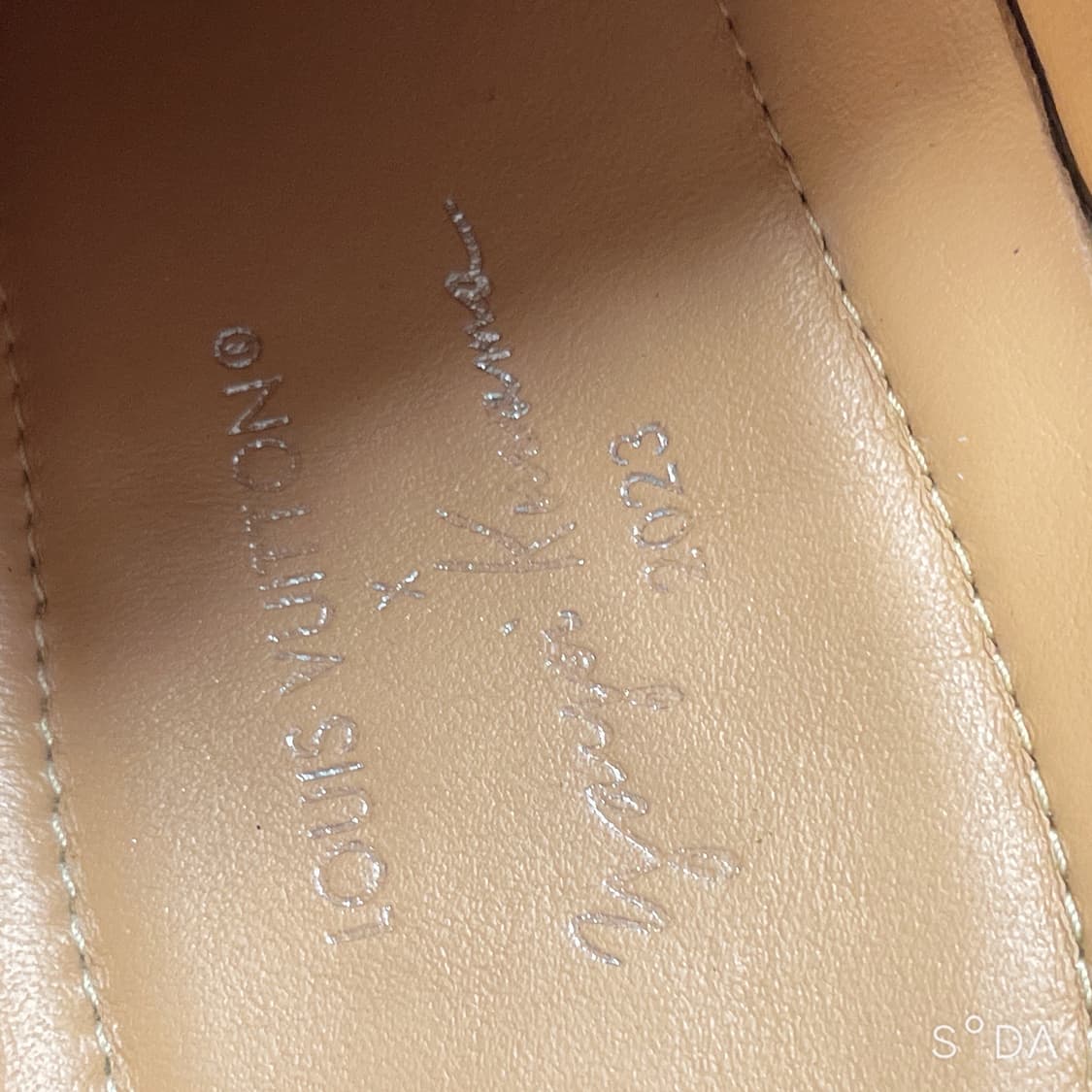 루이비통 23SS LV x YK 루 오픈 백 여성 스니커즈 240mm 상품이미지9