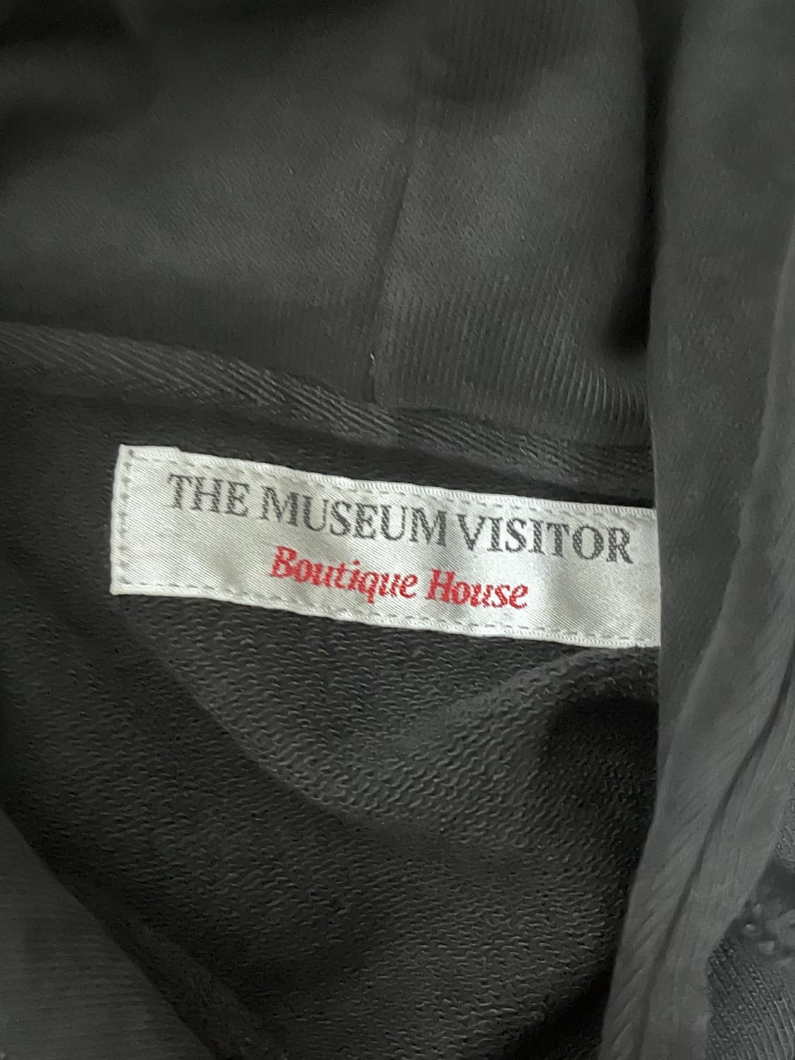the museum visitor exhibition hoodie 상품이미지3