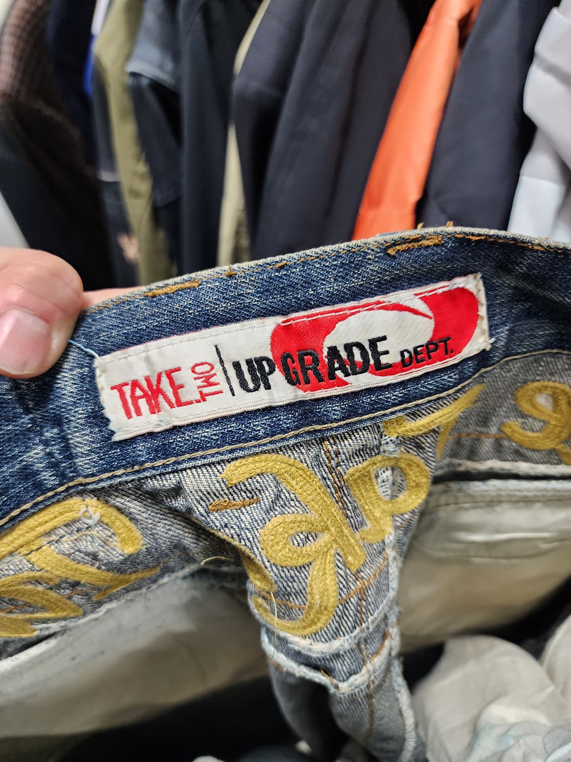 TAKE TWO 가죽배색 자수레터링 올드스쿨 청바지 상품이미지9