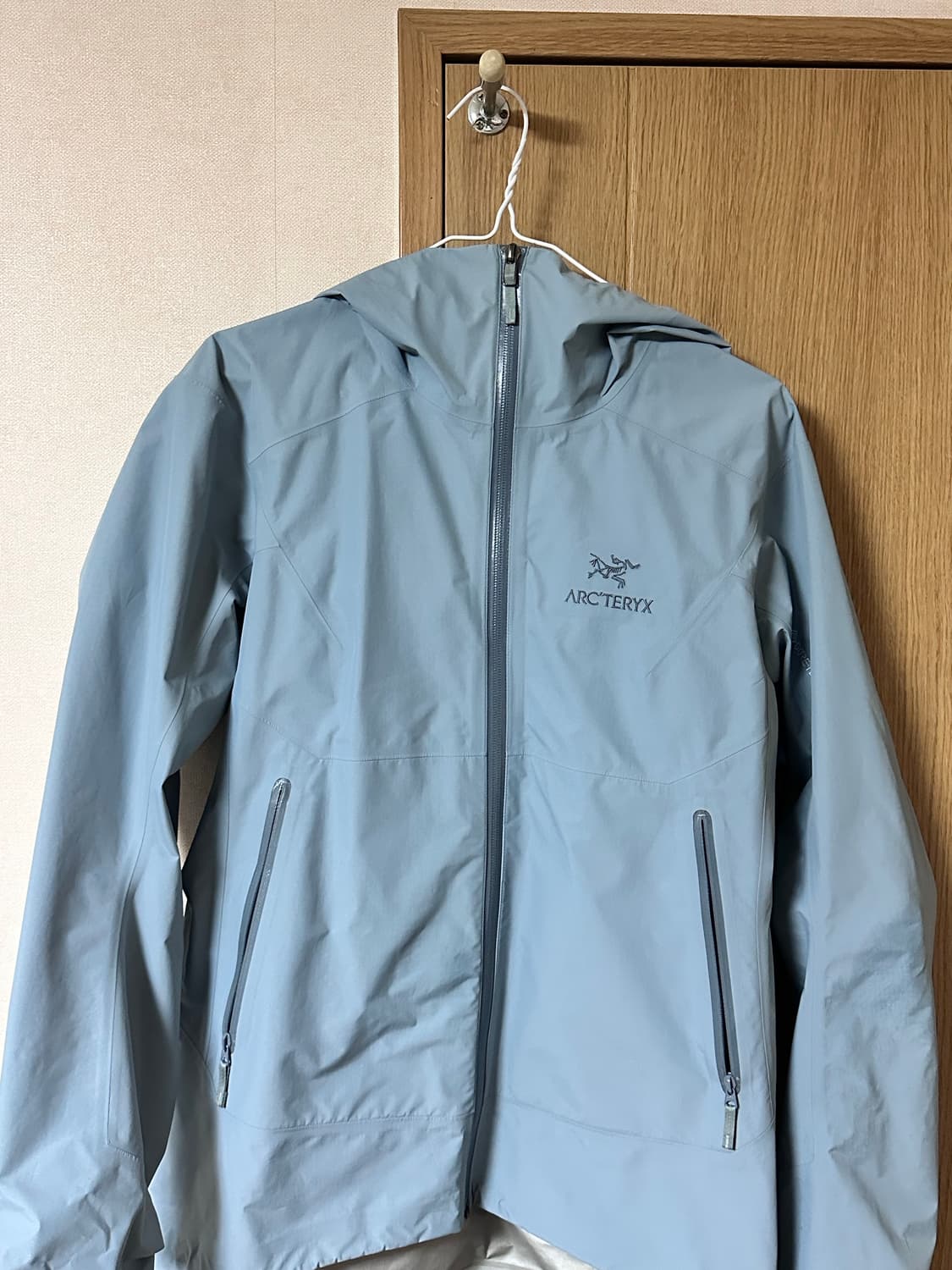 아크테릭스 고어텍스 M 상품이미지1