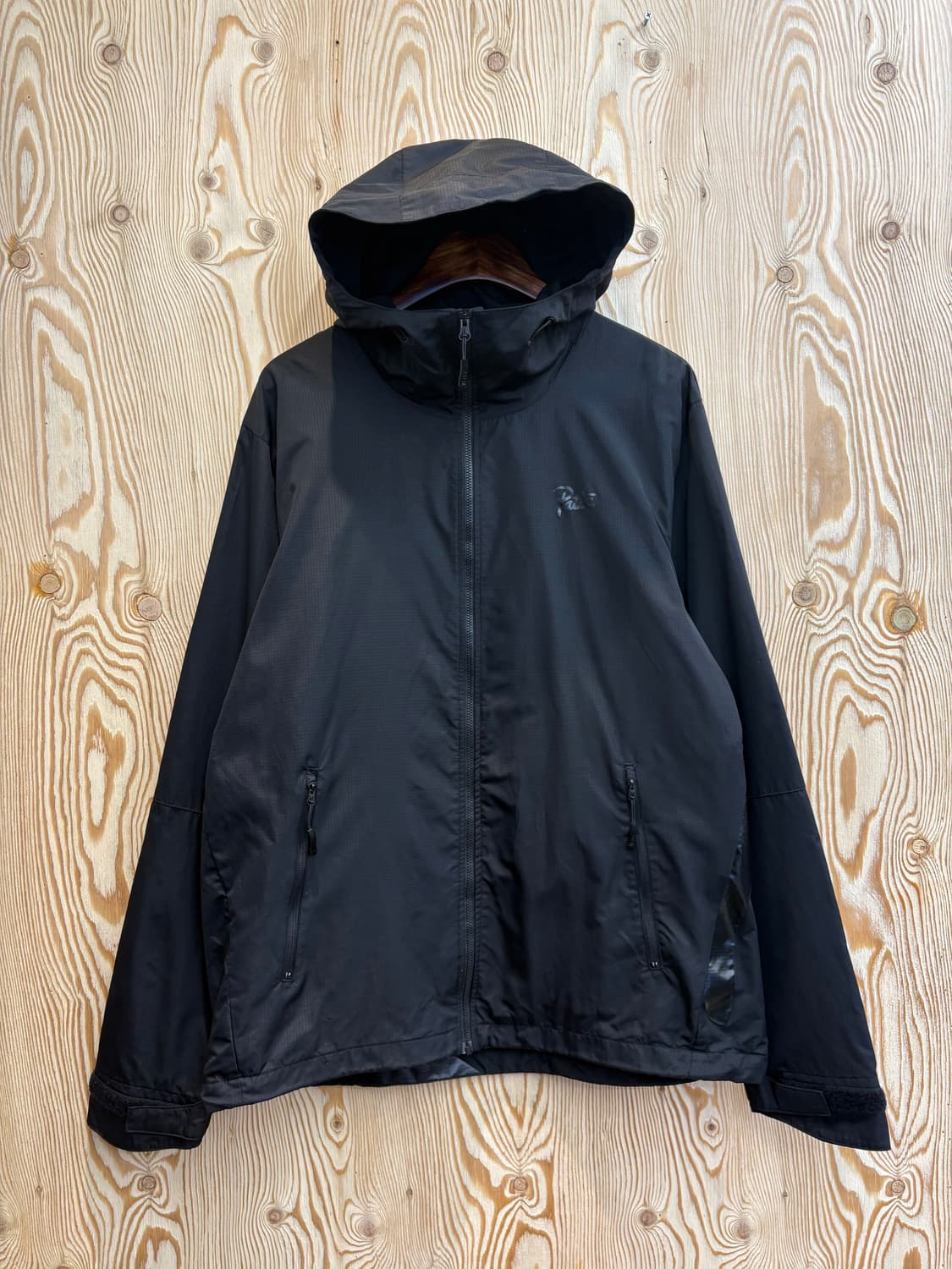 파타 등판 로고 윈드브레이커 상품이미지1