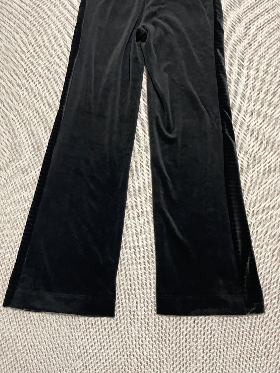 퓨마 벨루어 벨벳 플레어 핏 트랙팬츠  J03233 상품이미지8