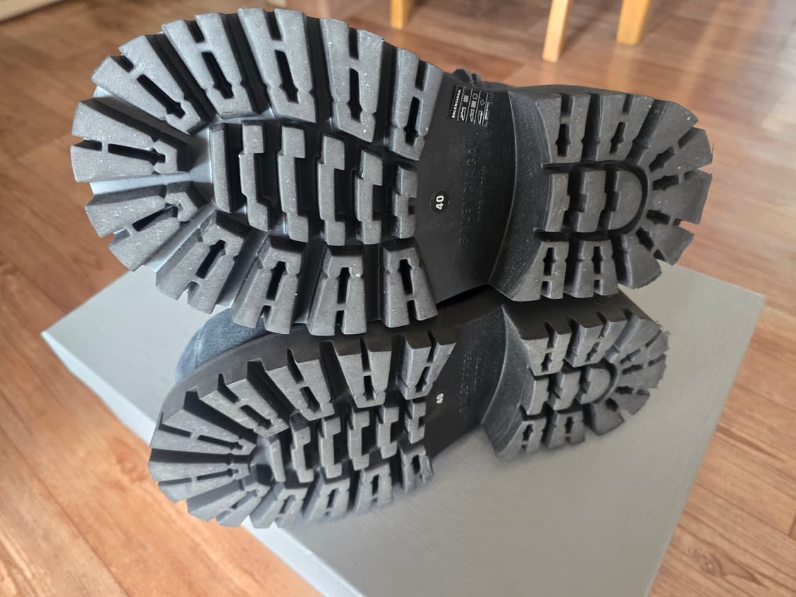 발렌시아가 스톰퍼 부티 40사이즈 판매합니다 상품이미지6