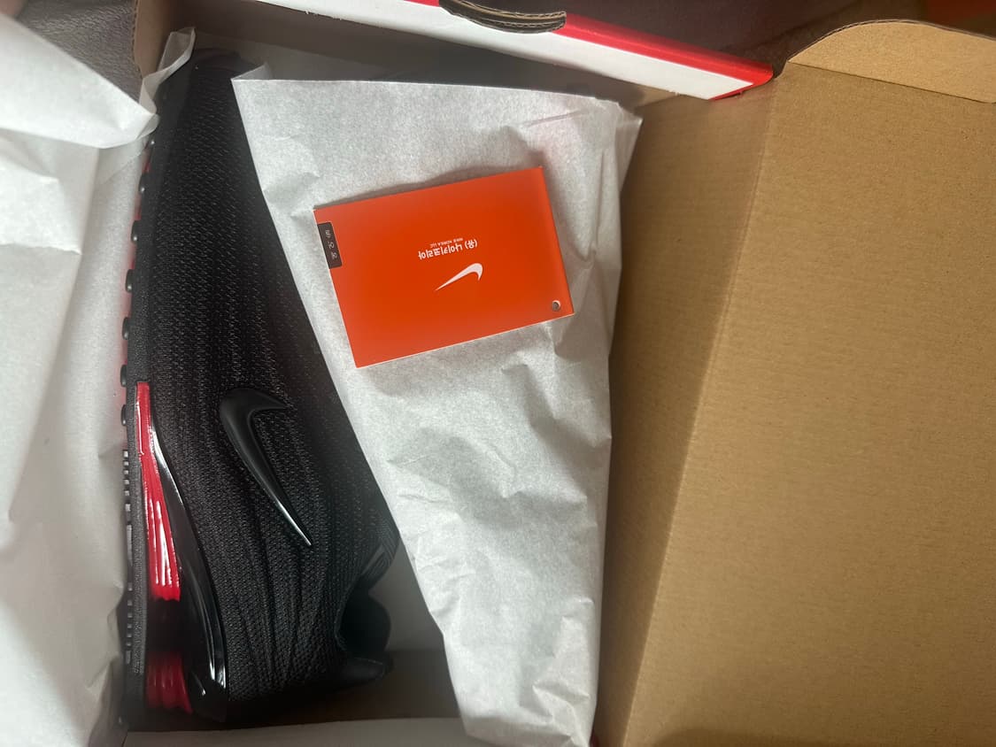 W 나이키 샥스Z 블랙 유니버시티 레드 상품이미지1