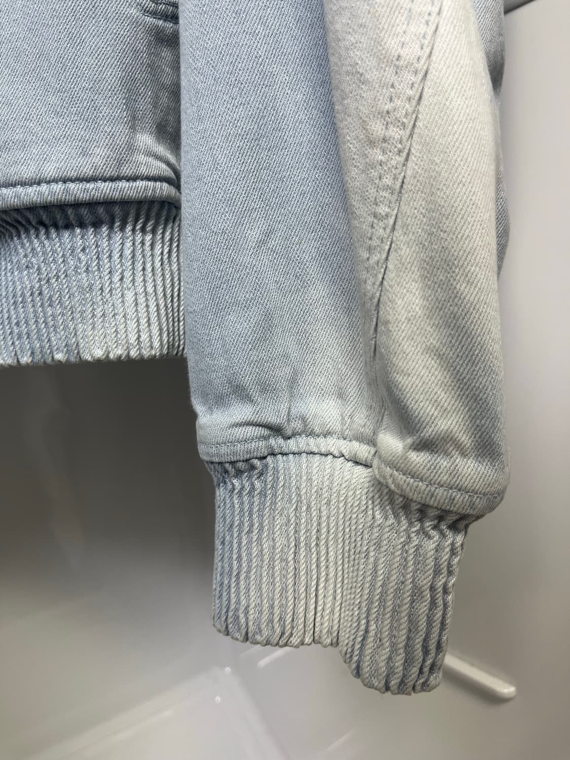 솔리드옴므 24ss 스카이블루 워시드 데님 자켓 50사이즈 상품이미지4