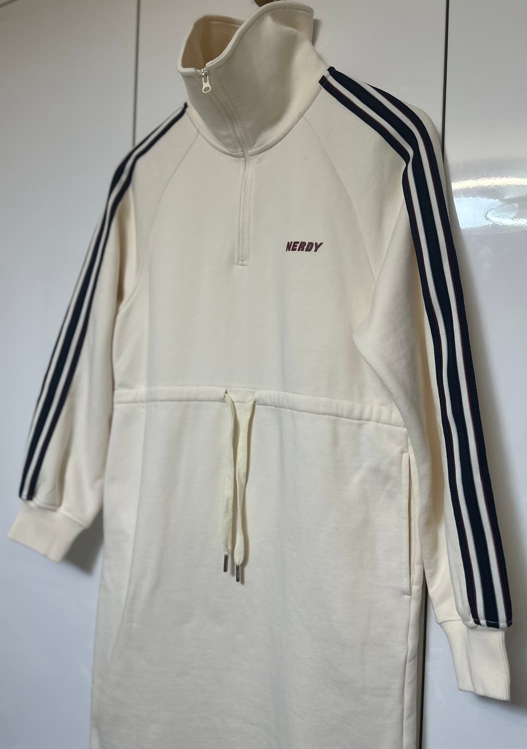 널디 삼선 스트라이프 하프넥 원피스 상품이미지4