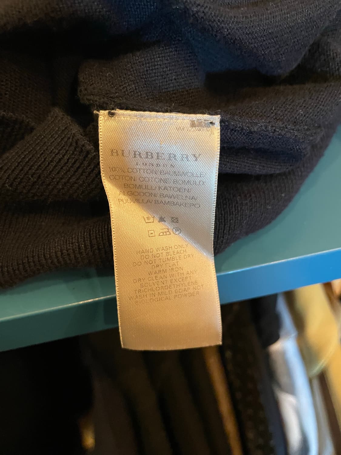 버버리 타탄체크 숄더패치 브이넥 니트 상품이미지6