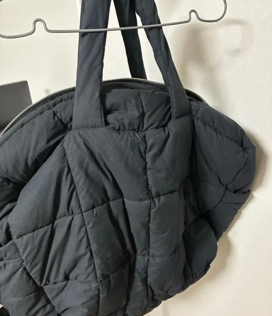 [OS] 드리스반노튼 AW19 런웨이 패디드백 상품이미지3