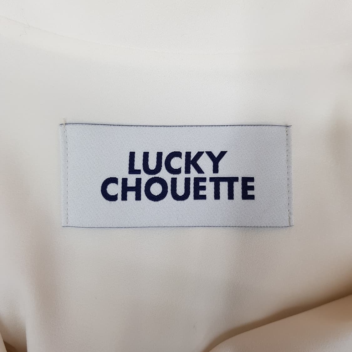 LUCKY CHOUETTE 럭키슈에뜨 자수 포인트 셔츠 36사이즈 상품이미지6