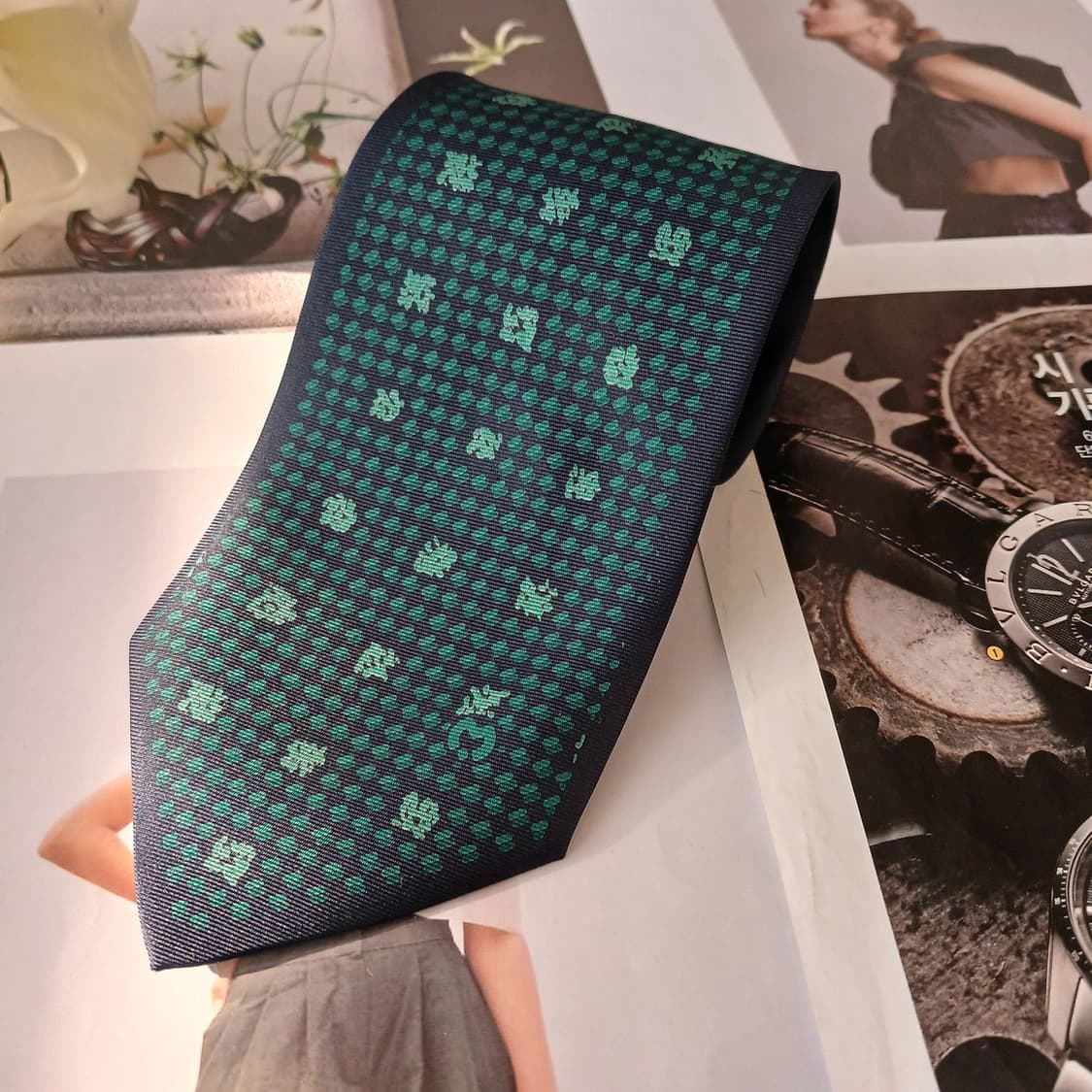 밀라숀 실크 네이비&그린 로고 자카드 넥타이 9cm A+등급 A19116 상품이미지2