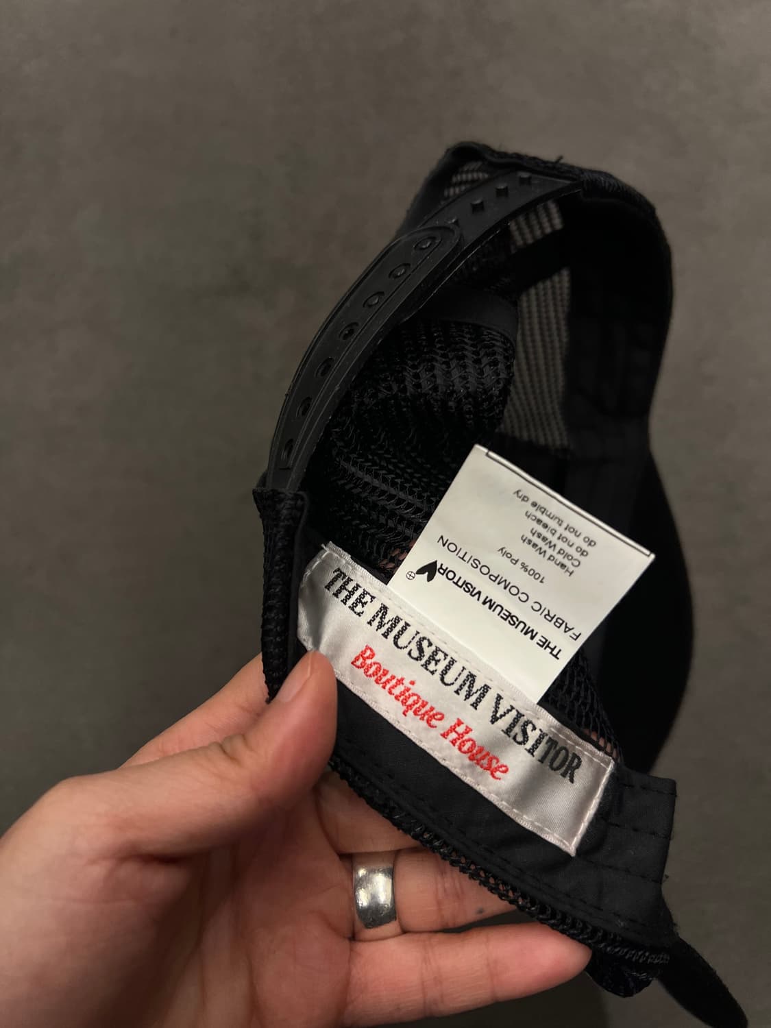 더뮤지엄비지터 핸드 스티치드 메쉬 캡 처분  상품이미지3