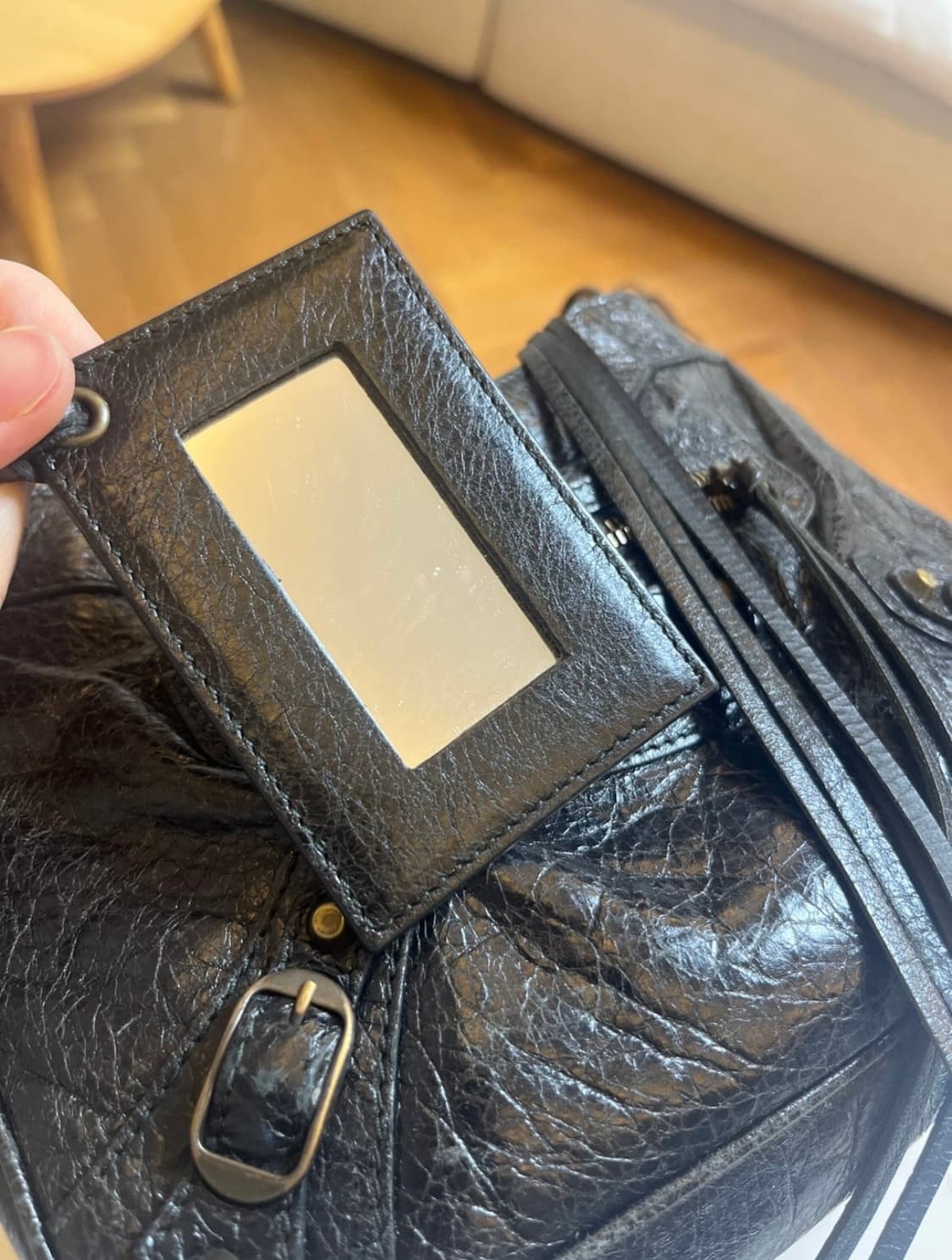 발렌시아가 모터백 크로스바디백 스몰 상품이미지2