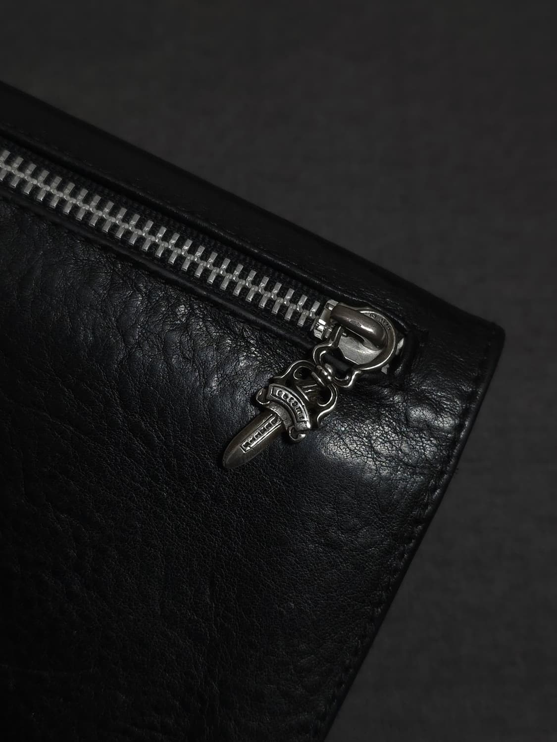 [OS] 크롬하츠 크로스버튼 헤비레더 장지갑 블랙 상품이미지10